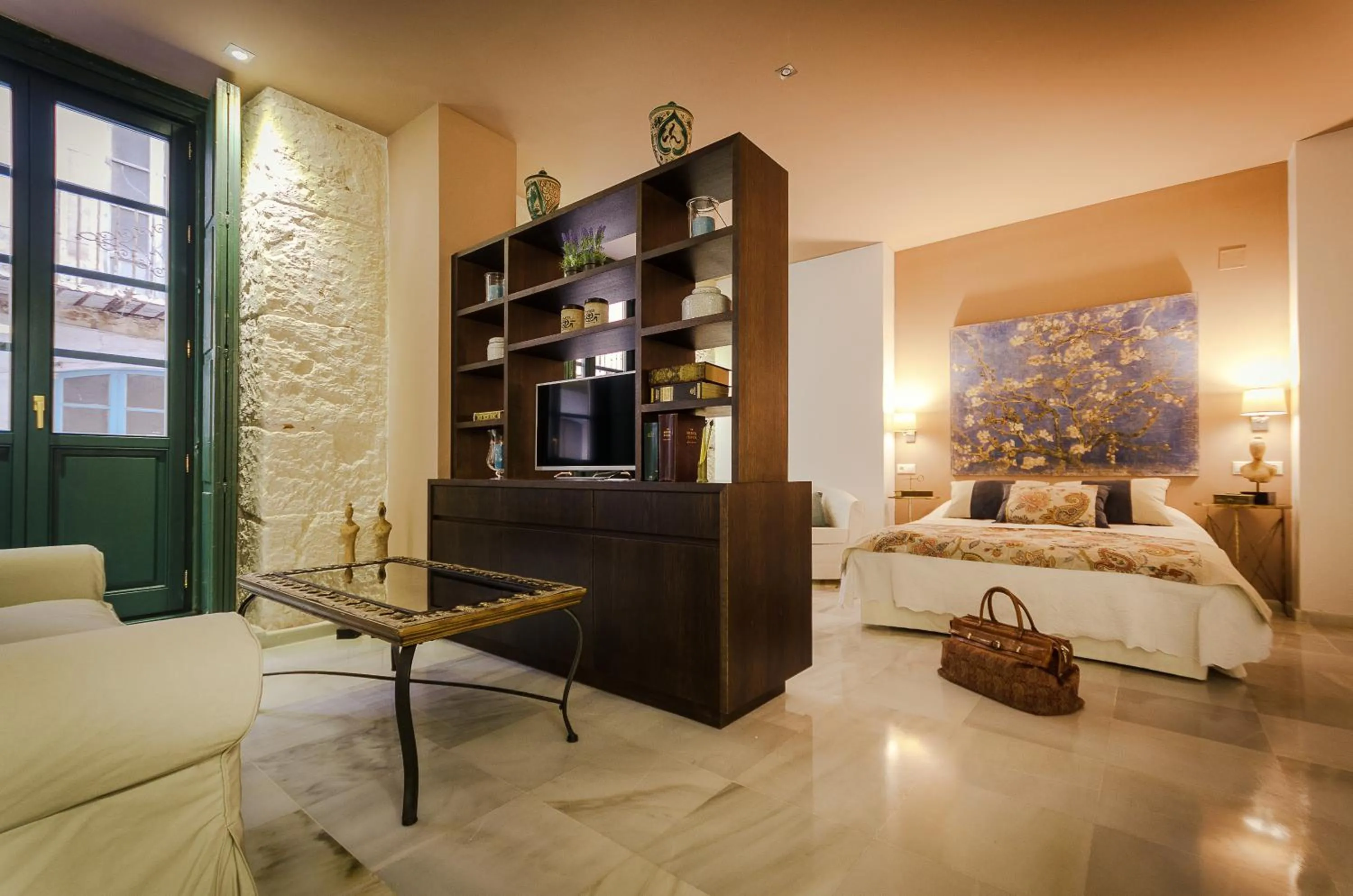 Photo of the whole room, Bed in Luces de Catedral