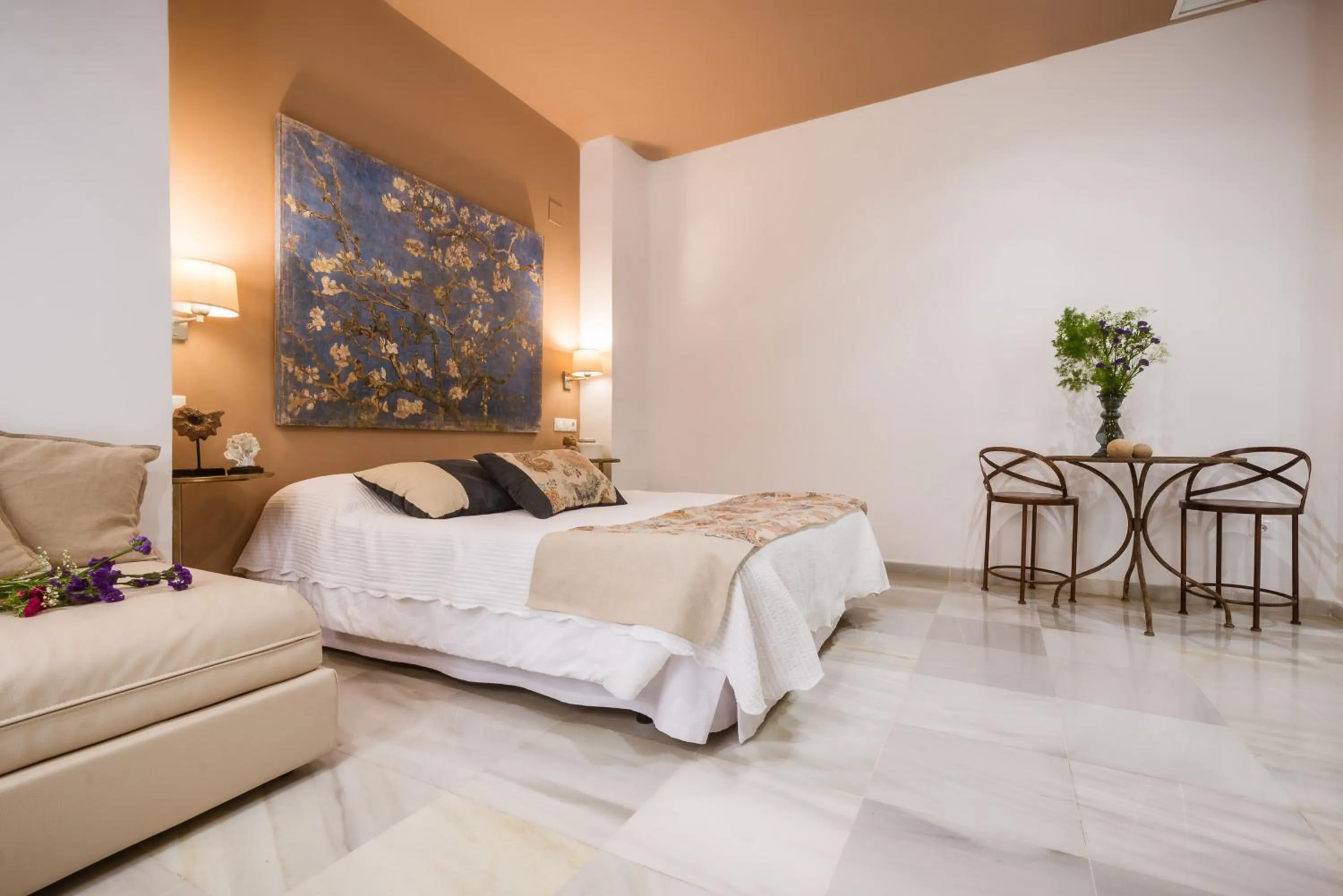 Bedroom, Bed in Luces de Catedral