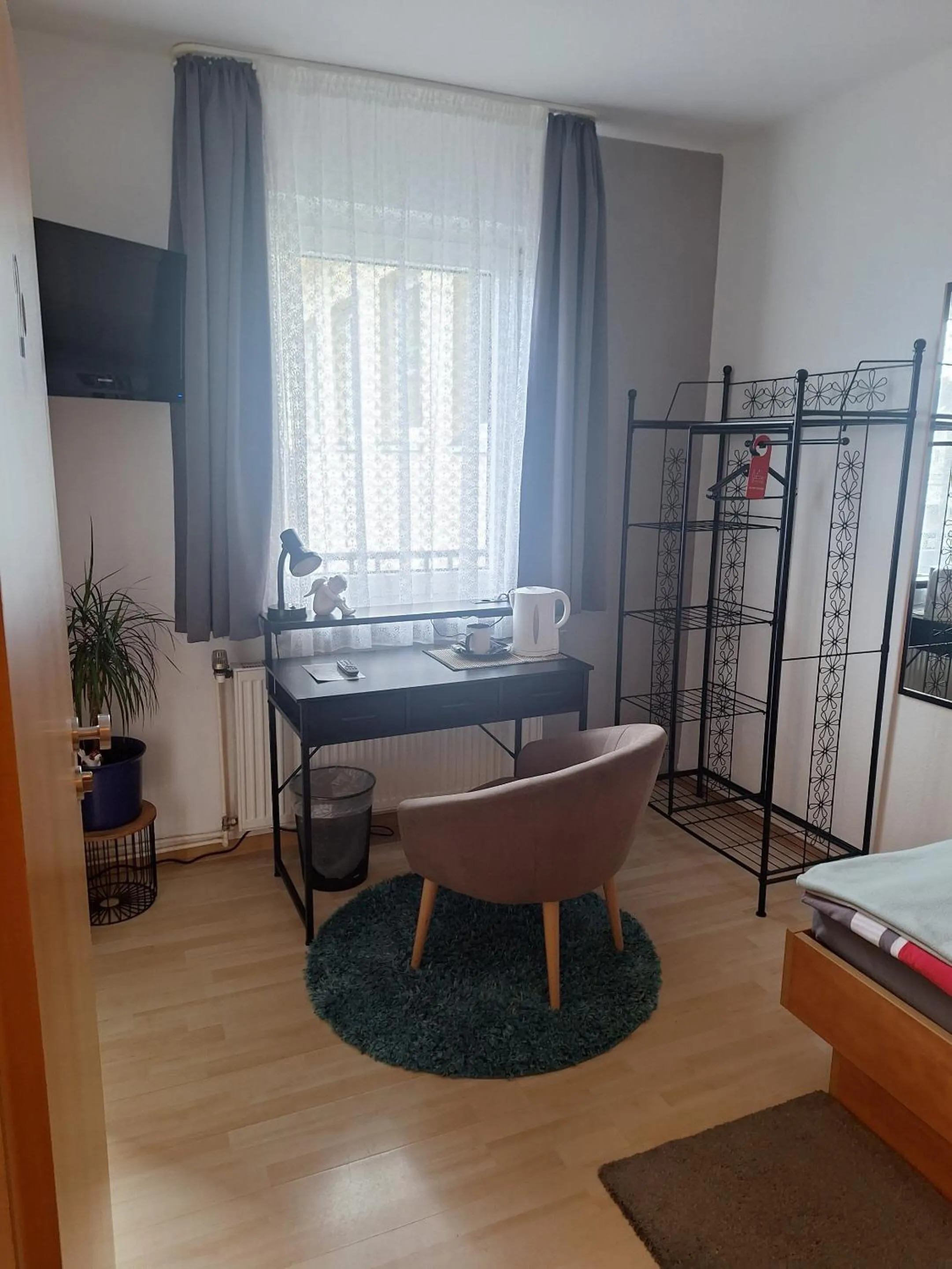 Bedroom, Bed in WOB Hotel