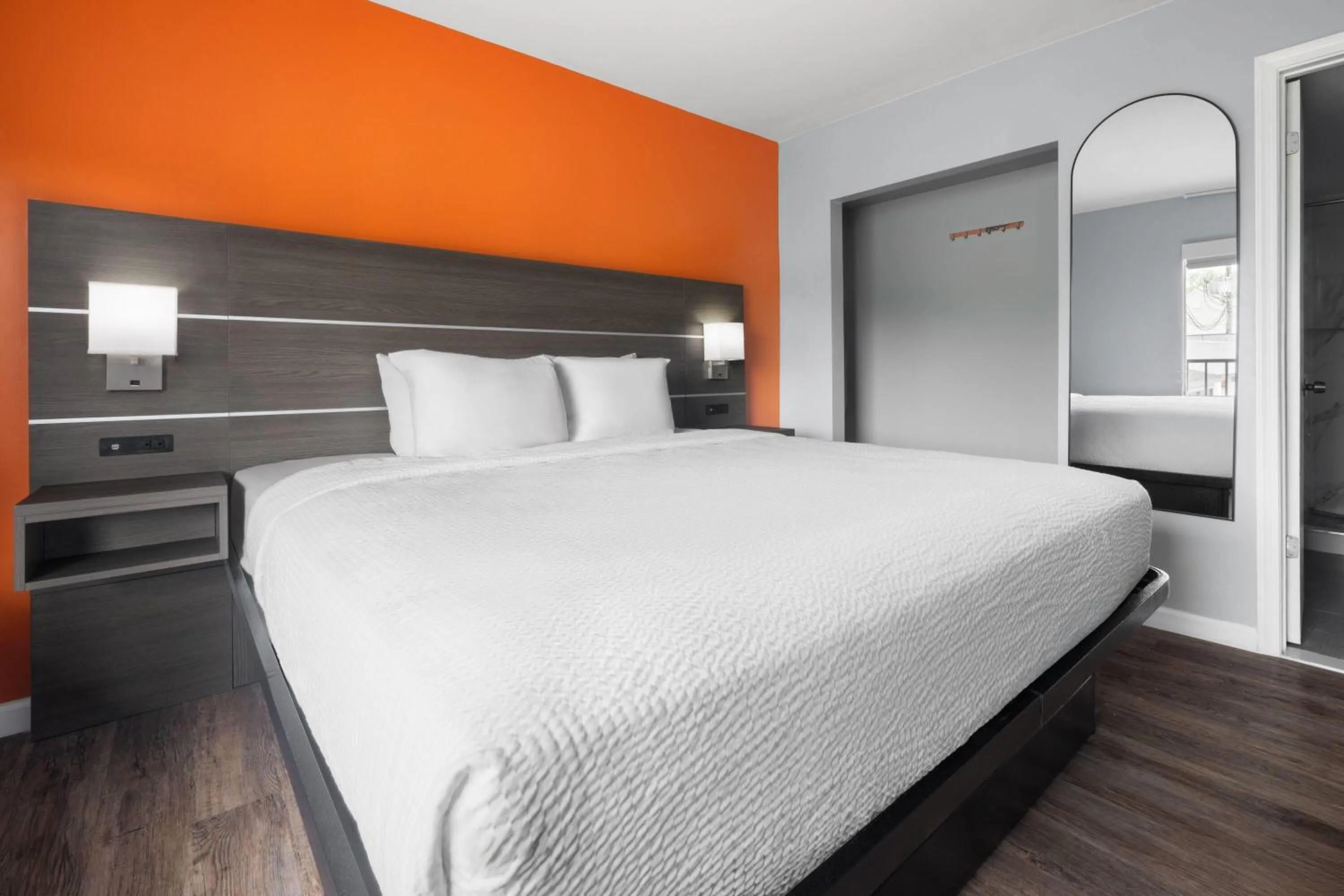 Photo of the whole room, Bed in Baymont by Wyndham Salisbury MD