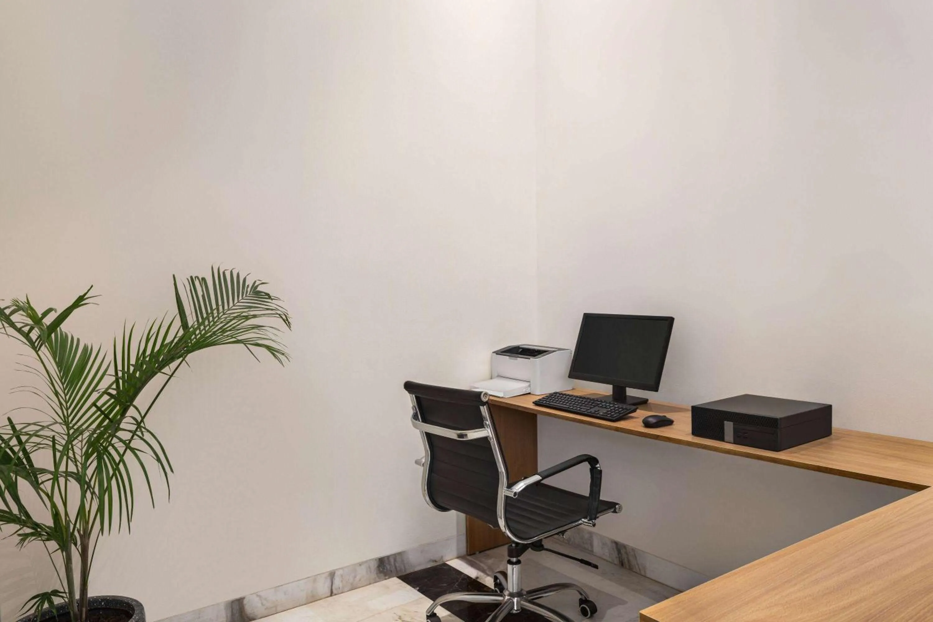 Business facilities in Wyndham Garden Sonipat Murthal