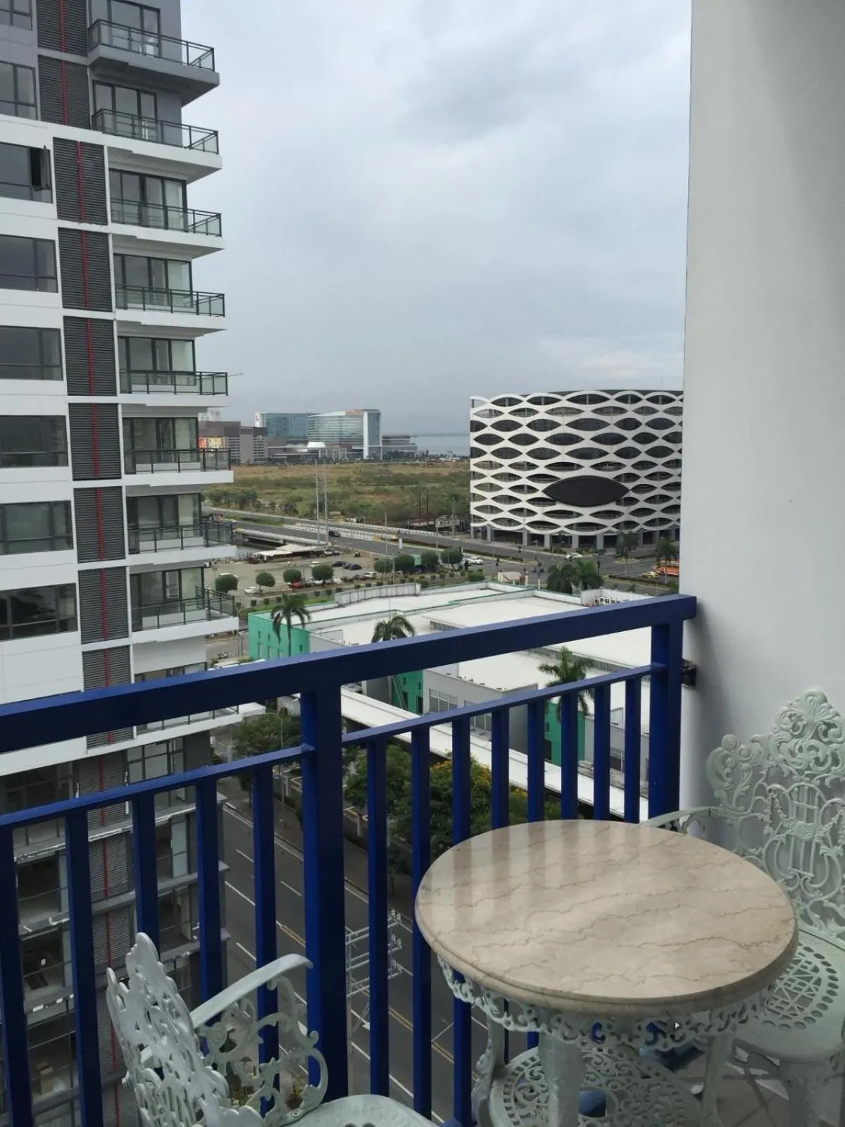 7J HomeStay at Sea Residences MoA Manila