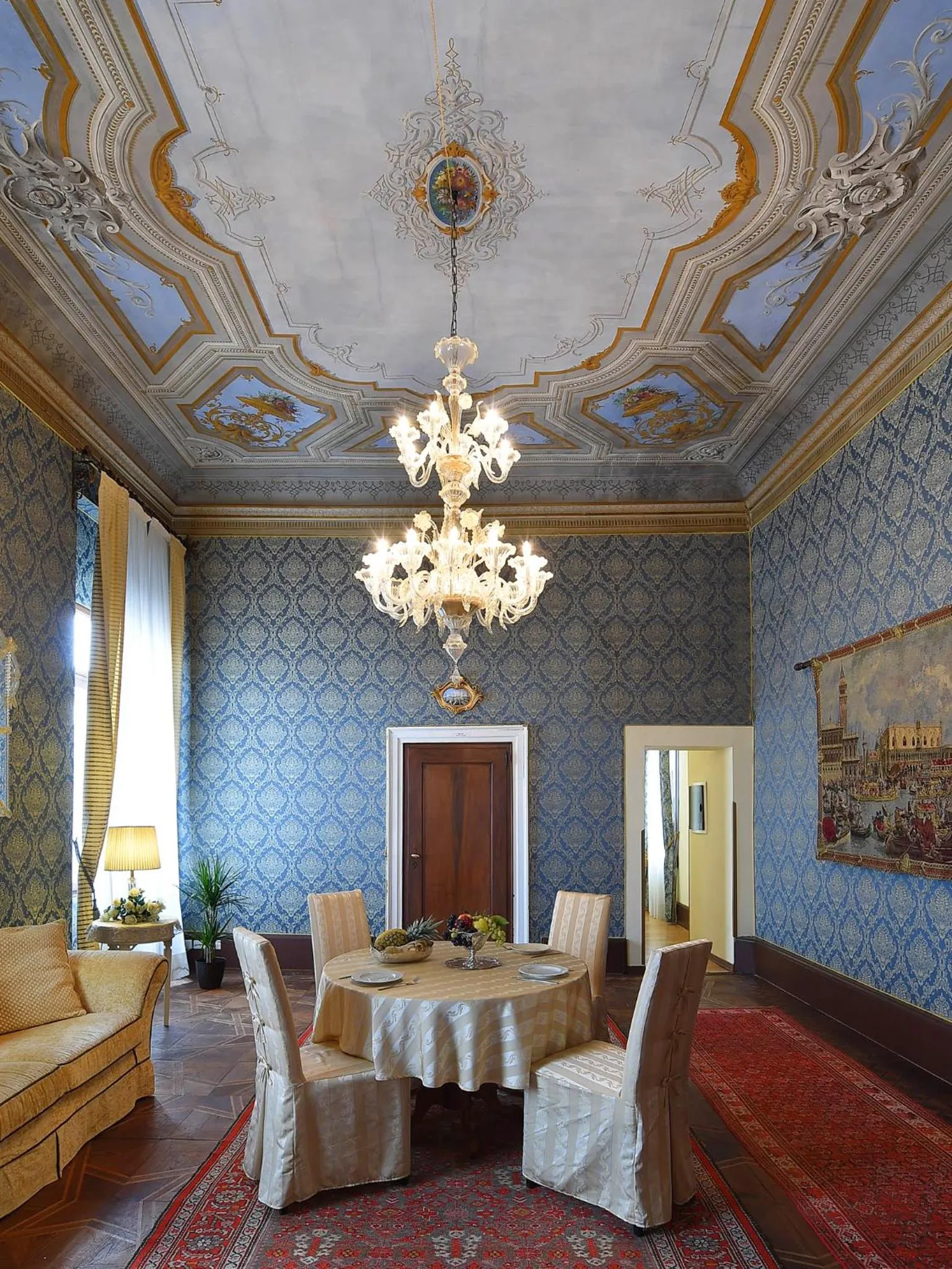 Communal lounge/ TV room, Bed in Hotel Corte dei Greci