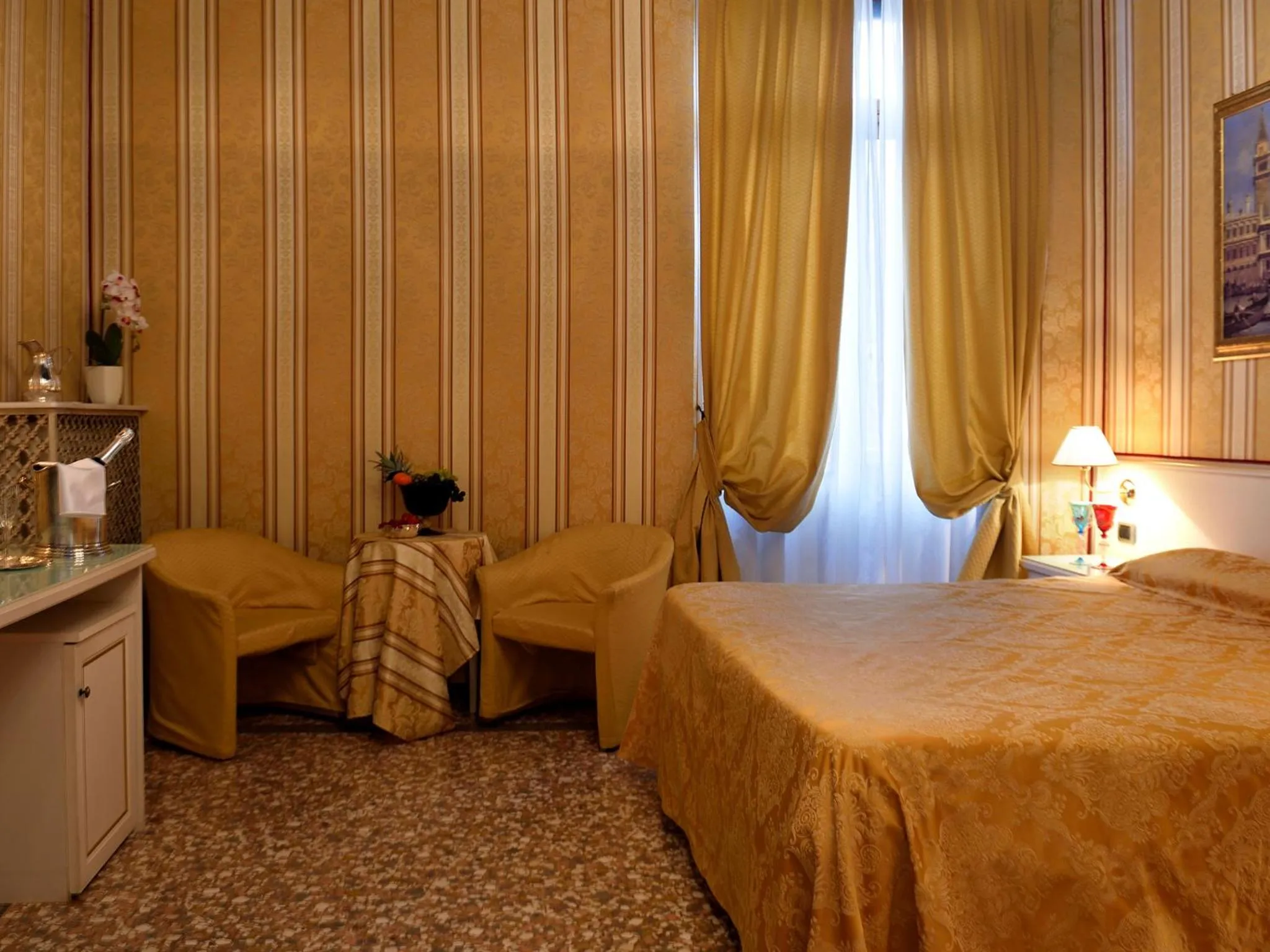 Bedroom, Bed in Hotel Corte dei Greci