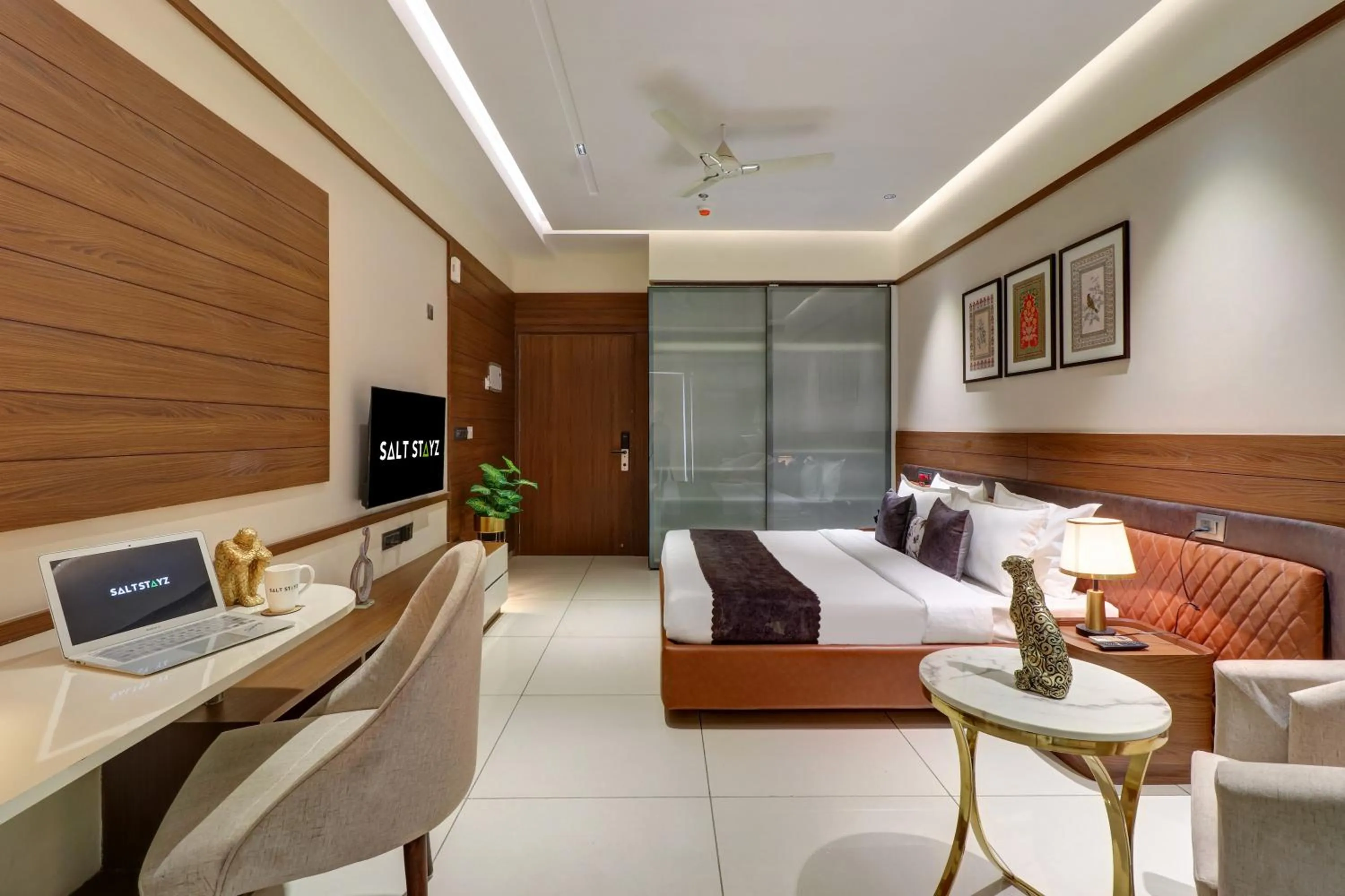 Communal lounge/ TV room, Bed in Saltstayz Trinity - Chandigarh Mohali