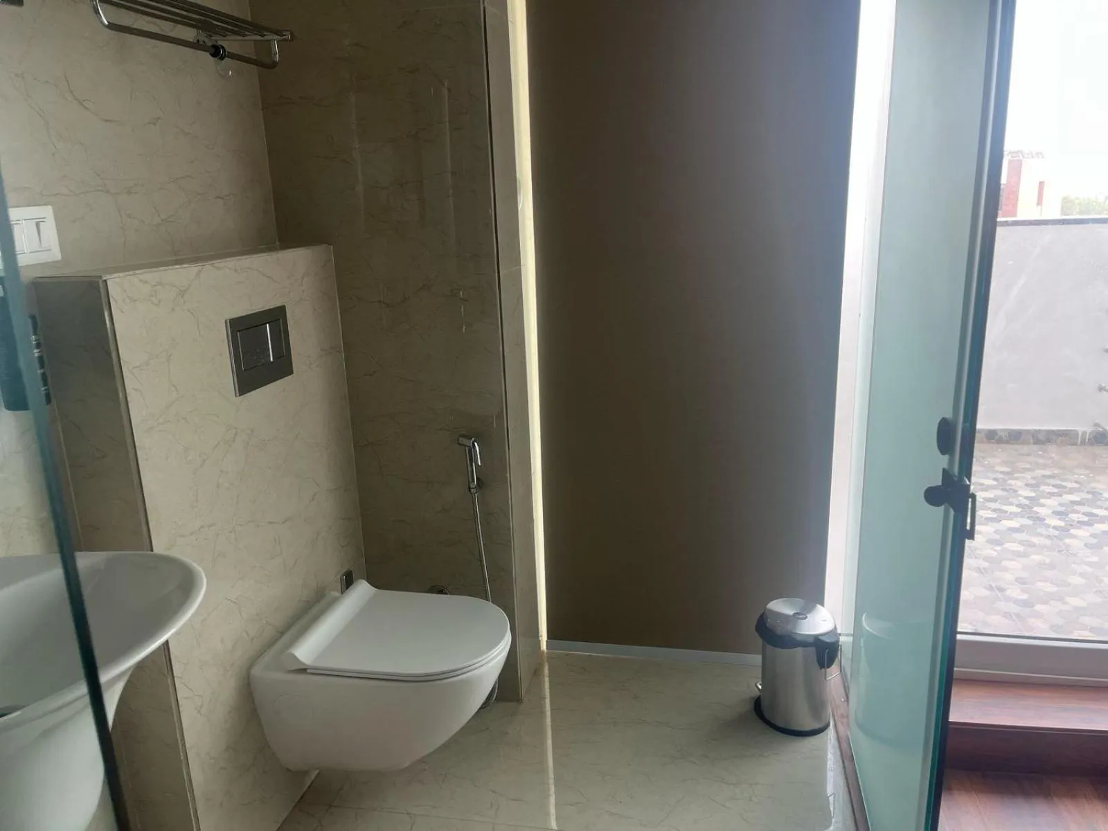 Shower in Saltstayz Trinity - Chandigarh Mohali