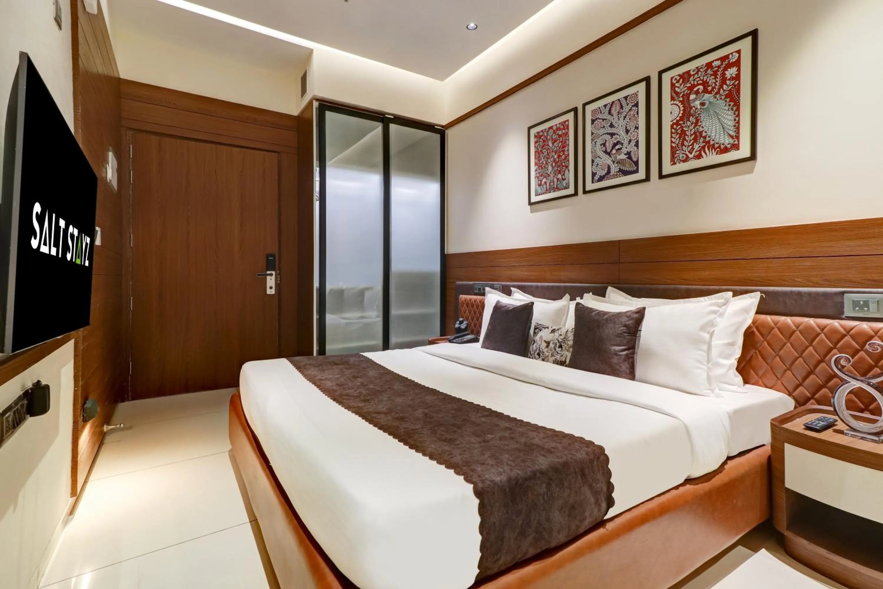 Communal lounge/ TV room, Bed in Saltstayz Trinity - Chandigarh Mohali