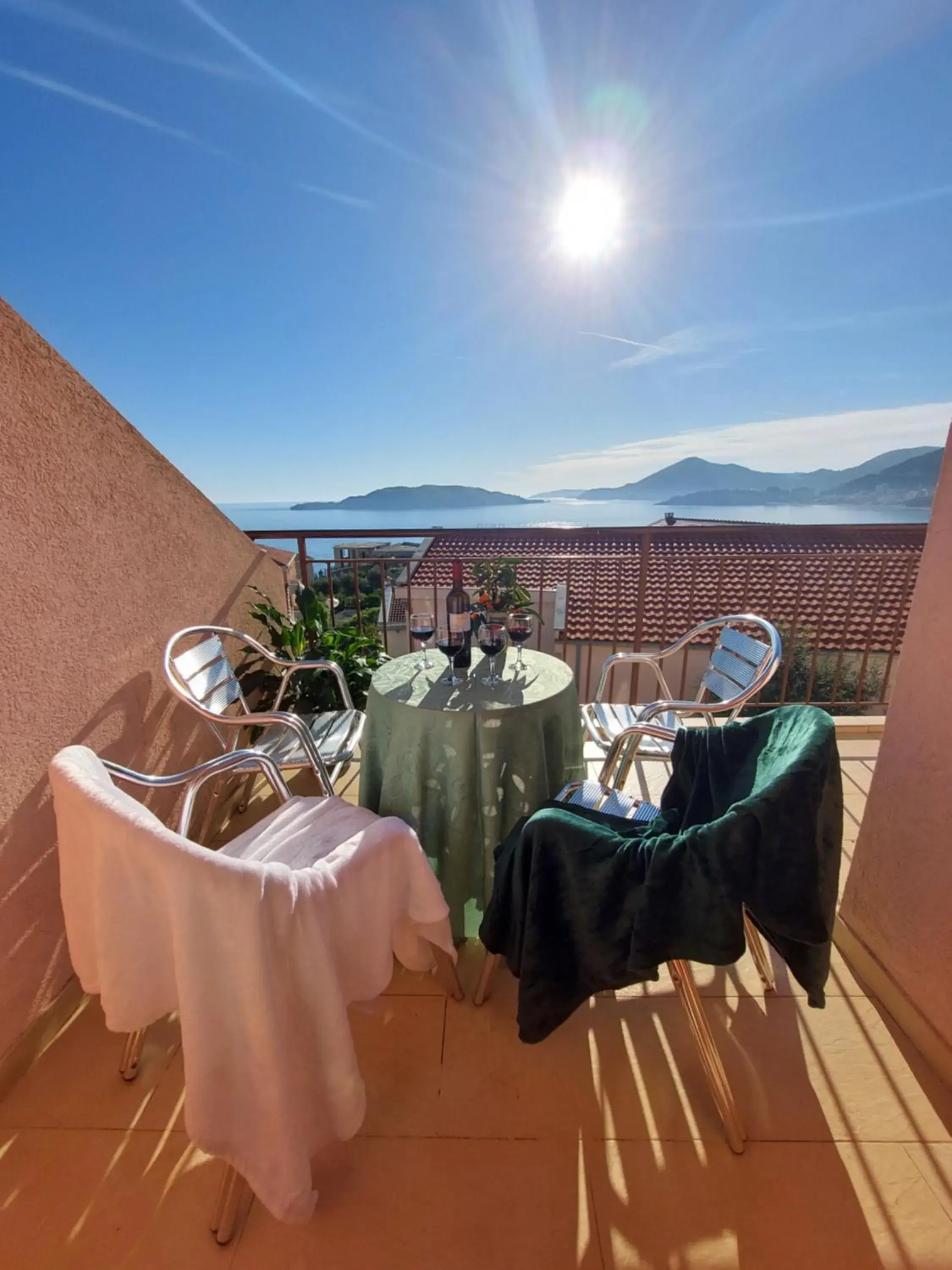 Apartment with Sea View in Apartmani Dalex Apartment with Sea View in Apartmani Dalex