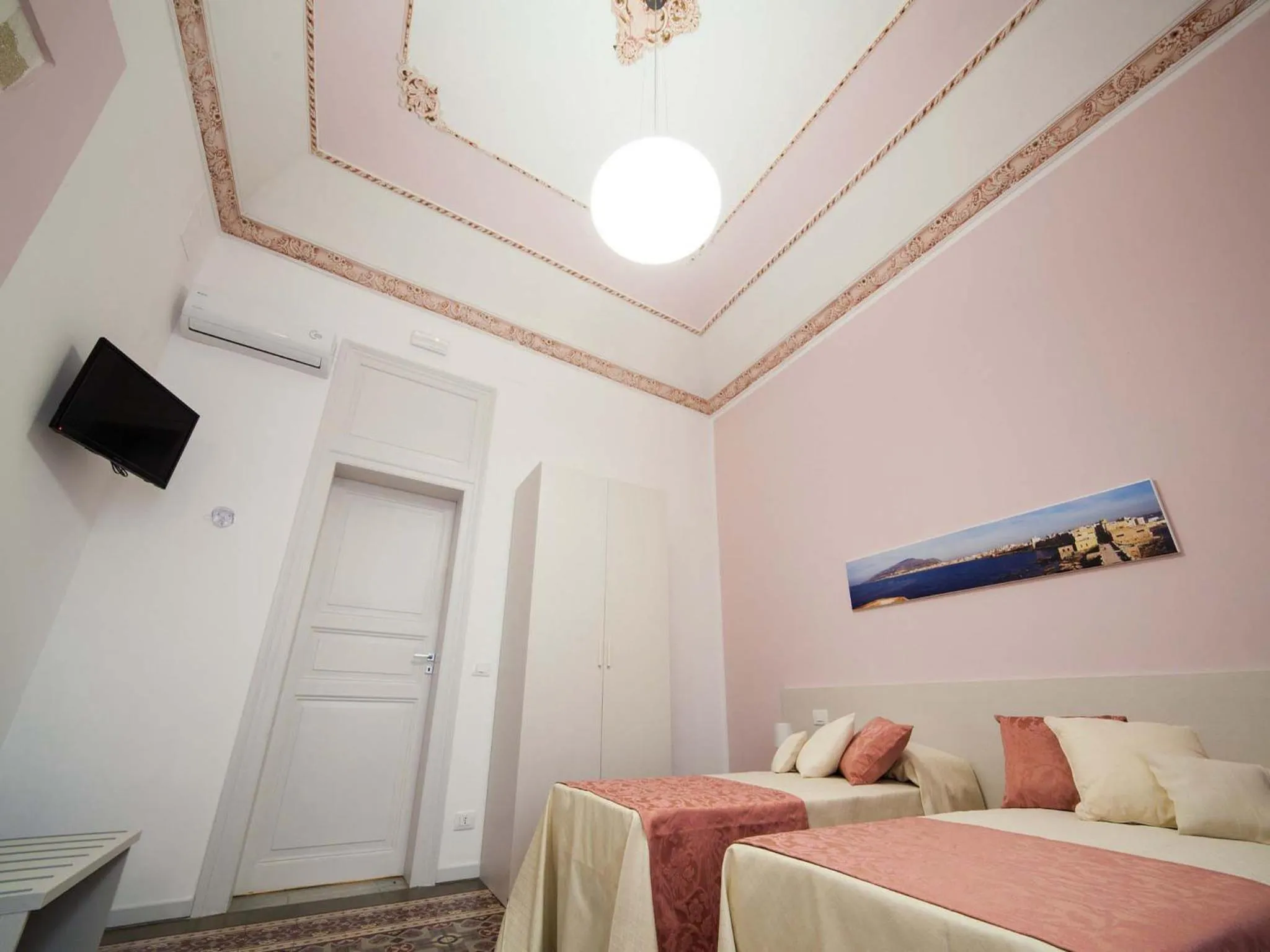 TV and multimedia, Bed in Belle Epoque B&B