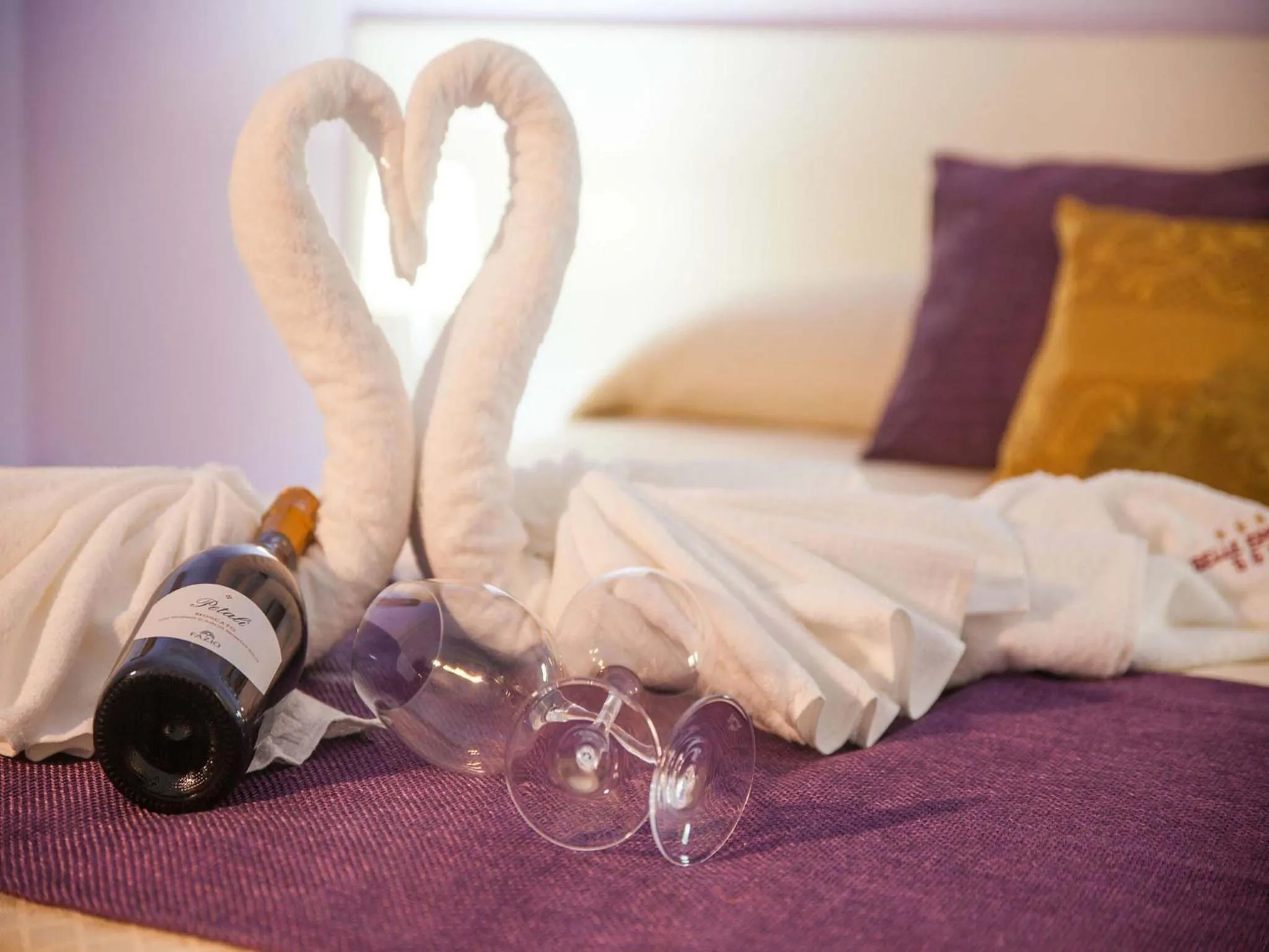 Decorative detail, Bed in Belle Epoque B&B