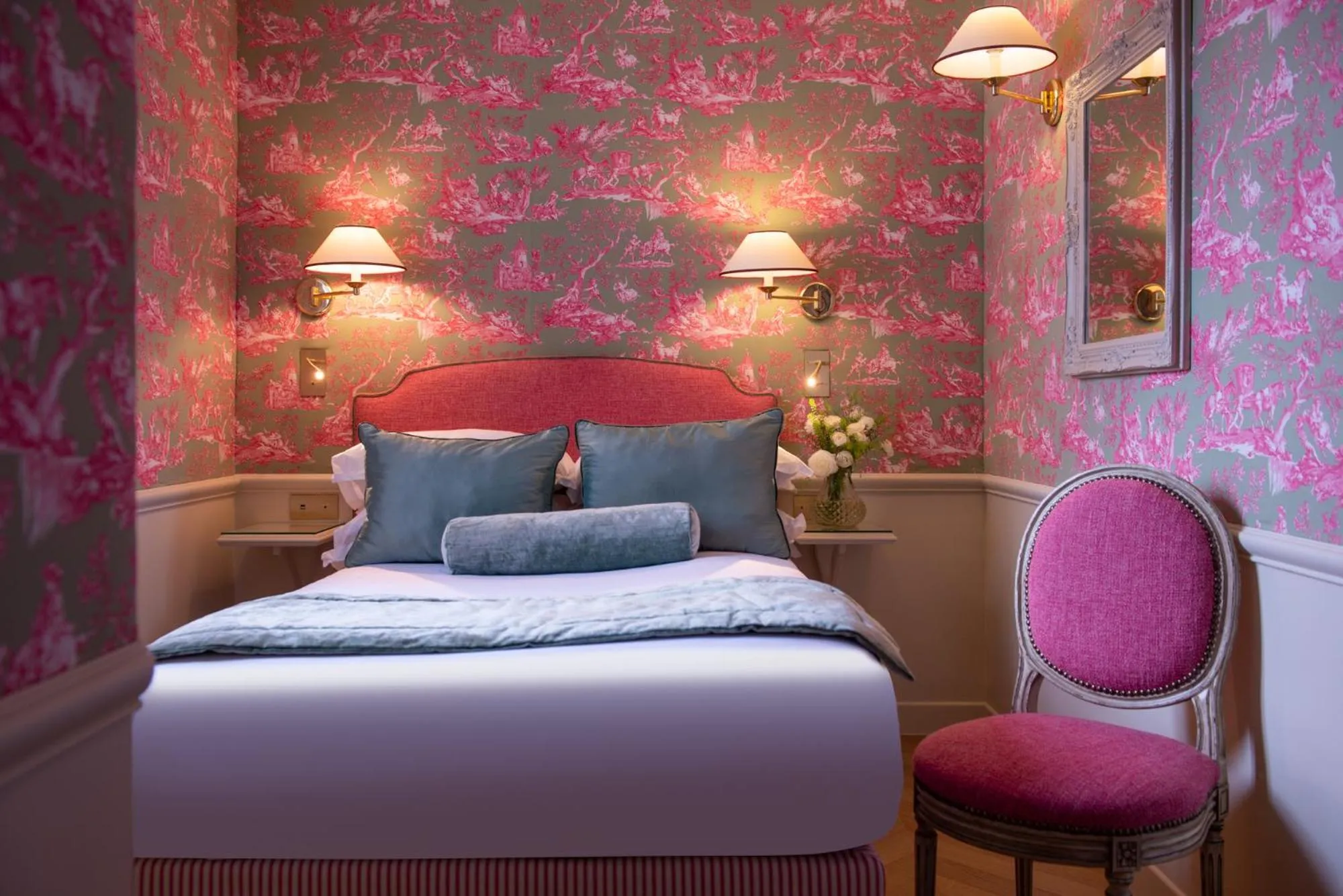 Bed in Hotel du Champ de Mars