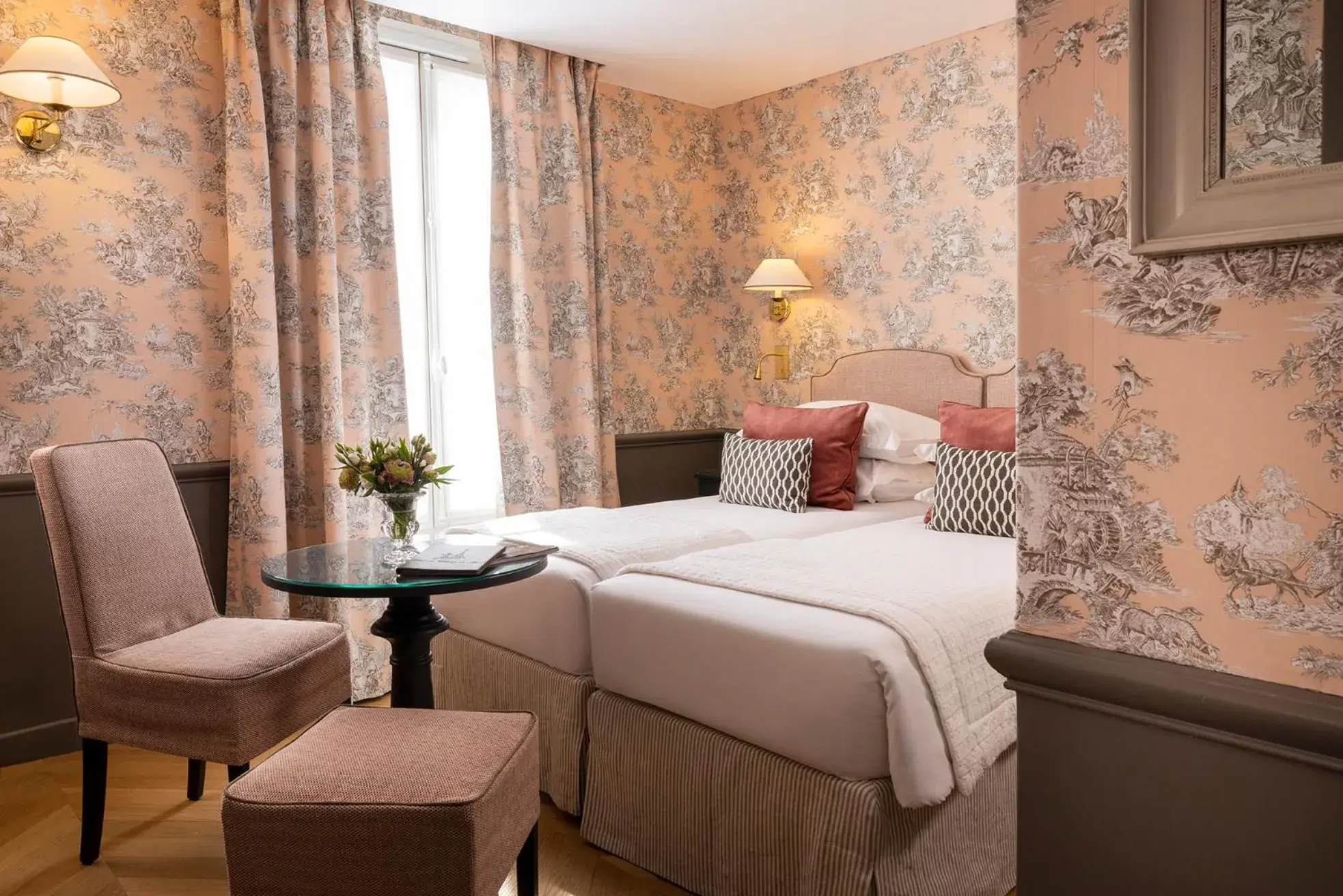 Standard Twin Room in Hotel du Champ de Mars Standard Twin Room in Hotel du Champ de Mars