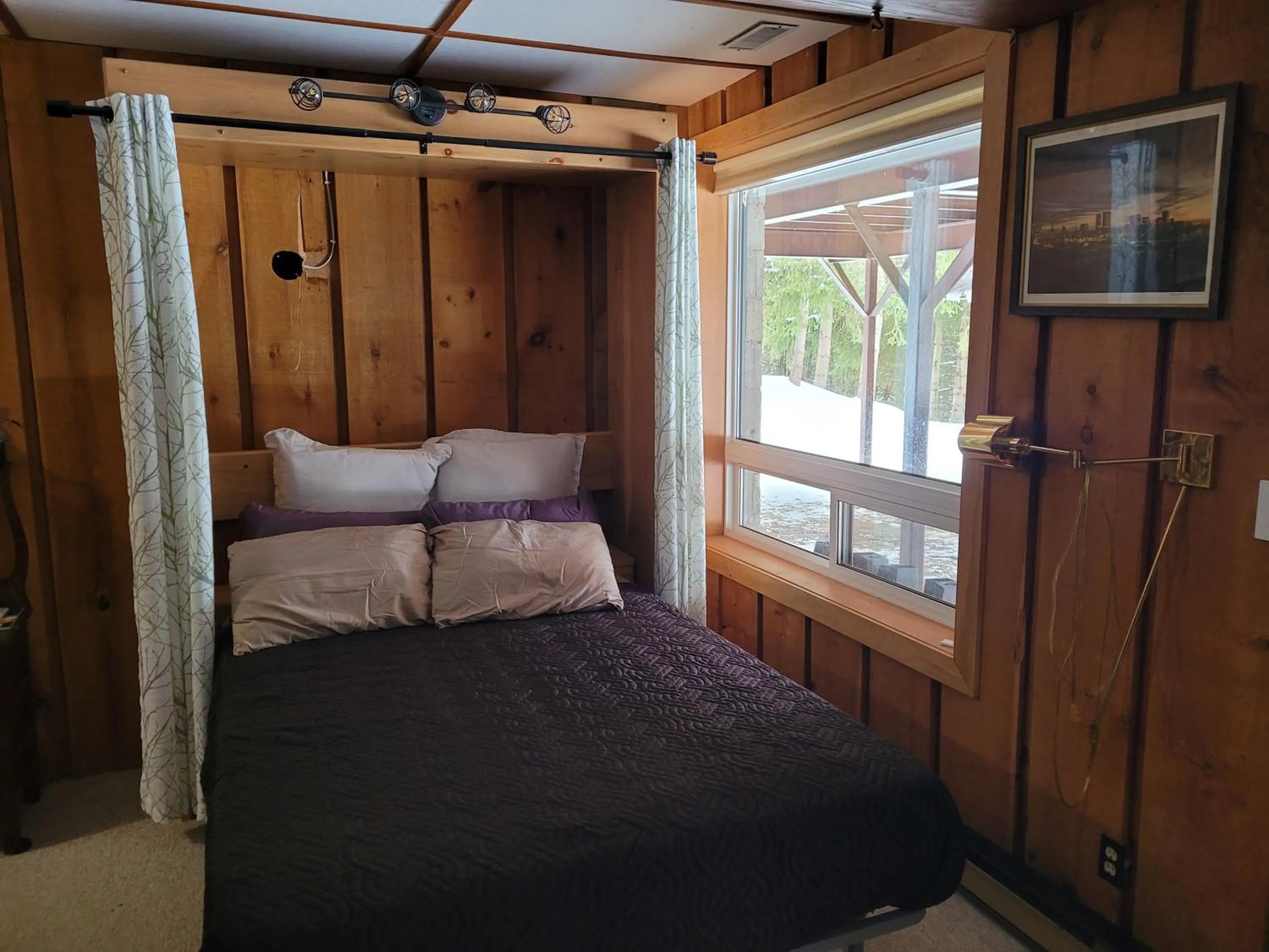 Bed in Bowering Lodge