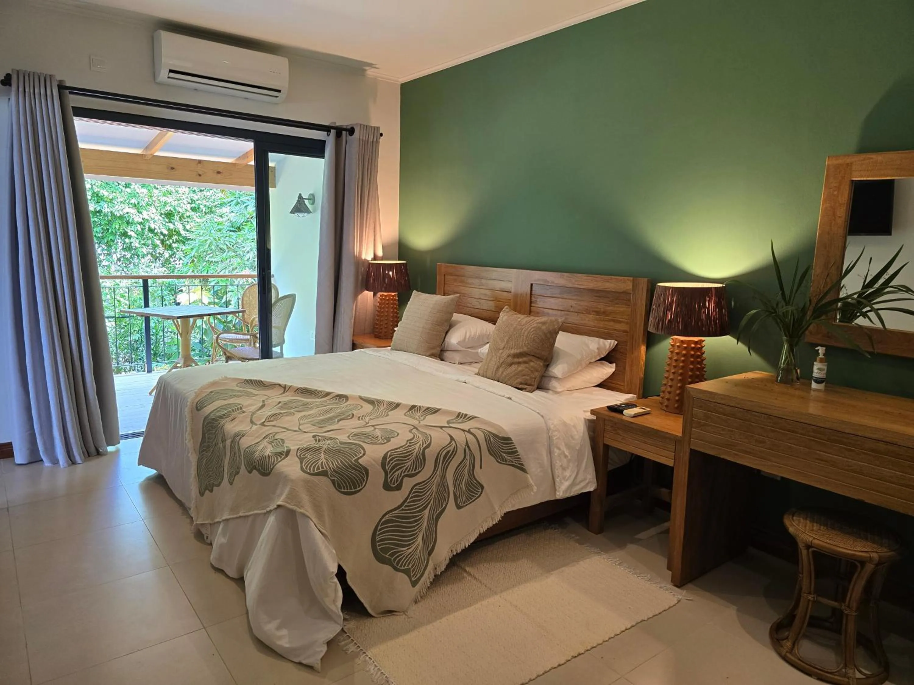 Bed in Cote Cedres