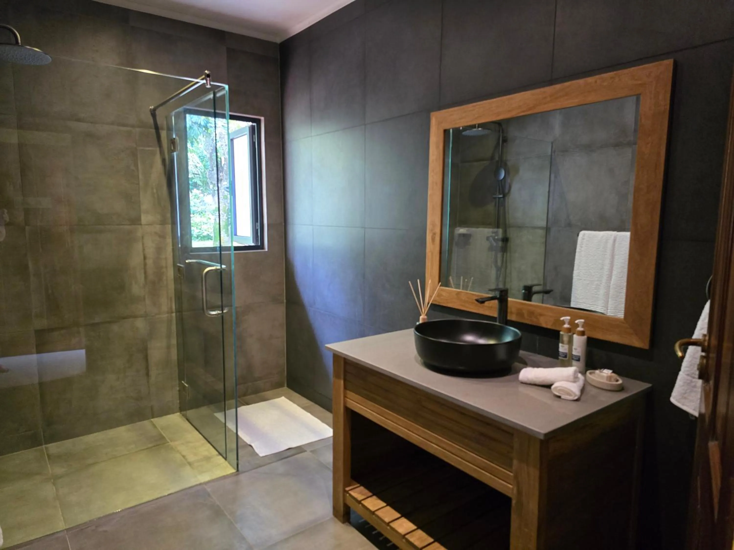 Bathroom in Cote Cedres