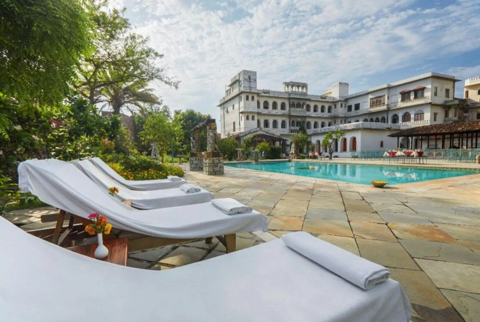 Swimming pool in Hotel Castle Bijaipur