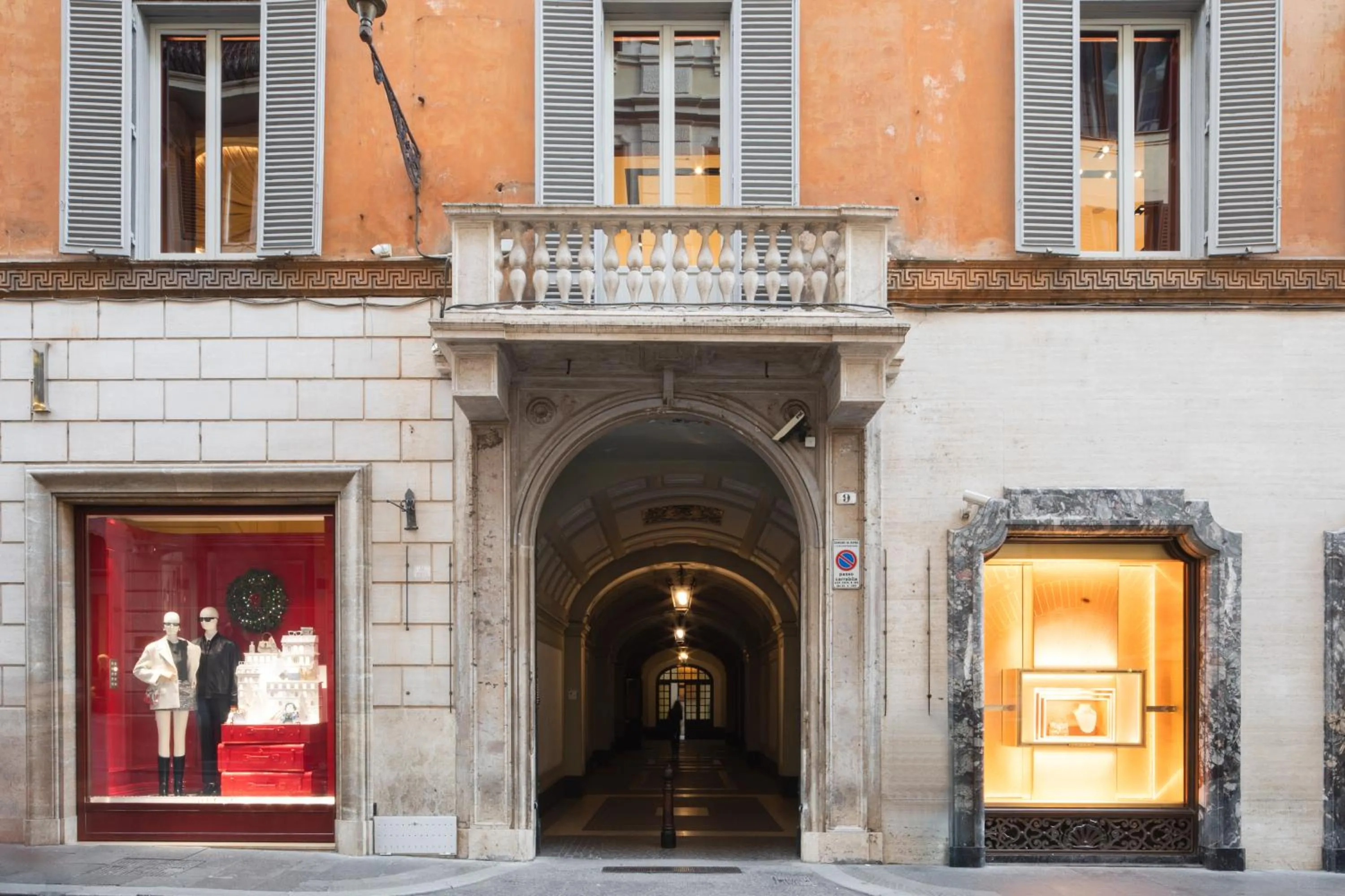 Facade/entrance in V Collection Condotti