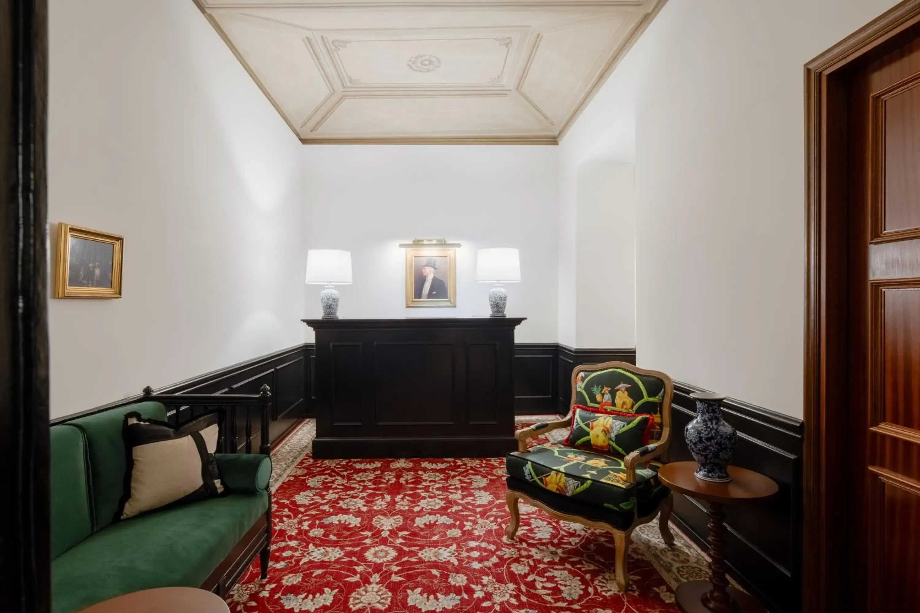 V Collection Condotti V Collection Condotti