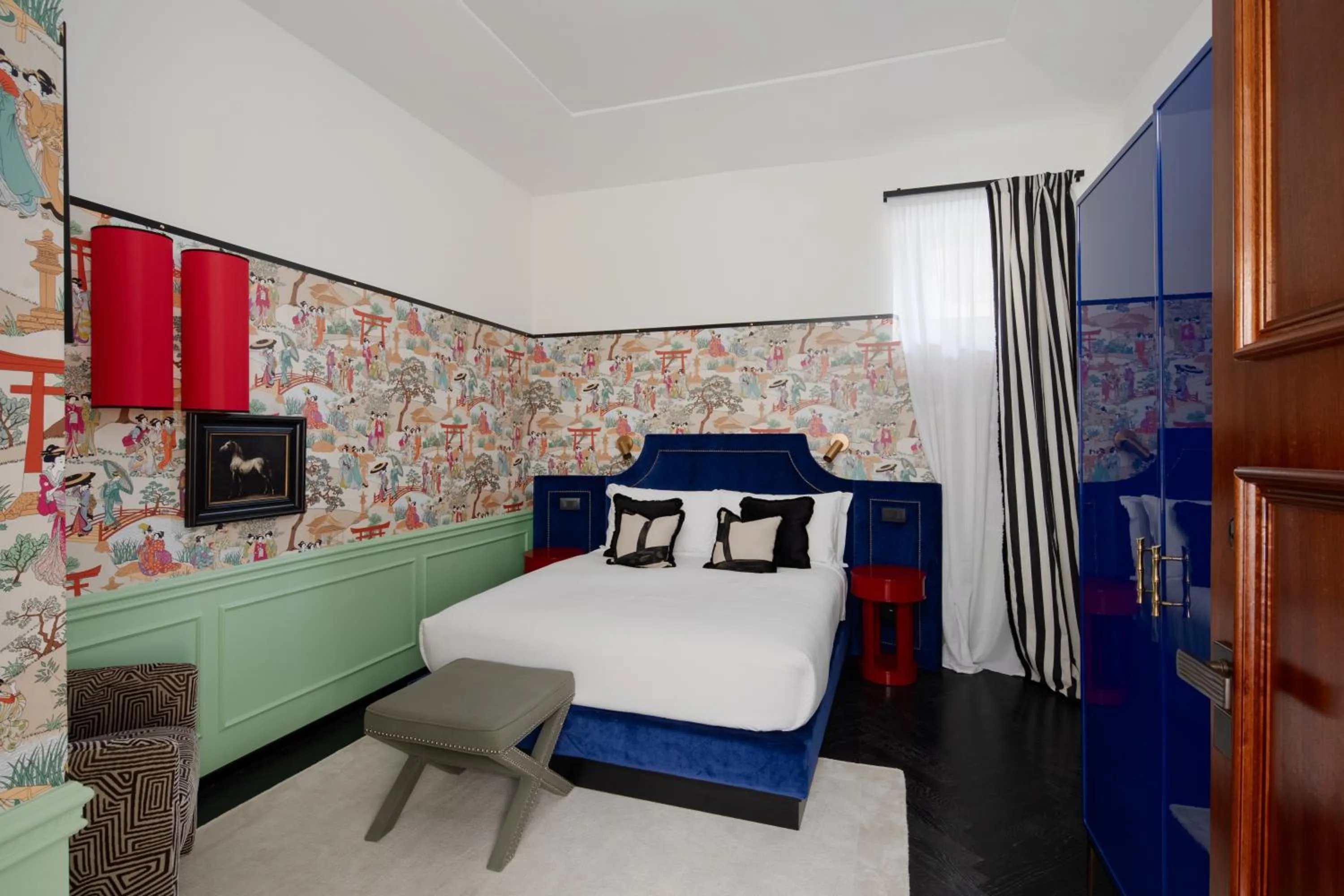 Bed in V Collection Condotti