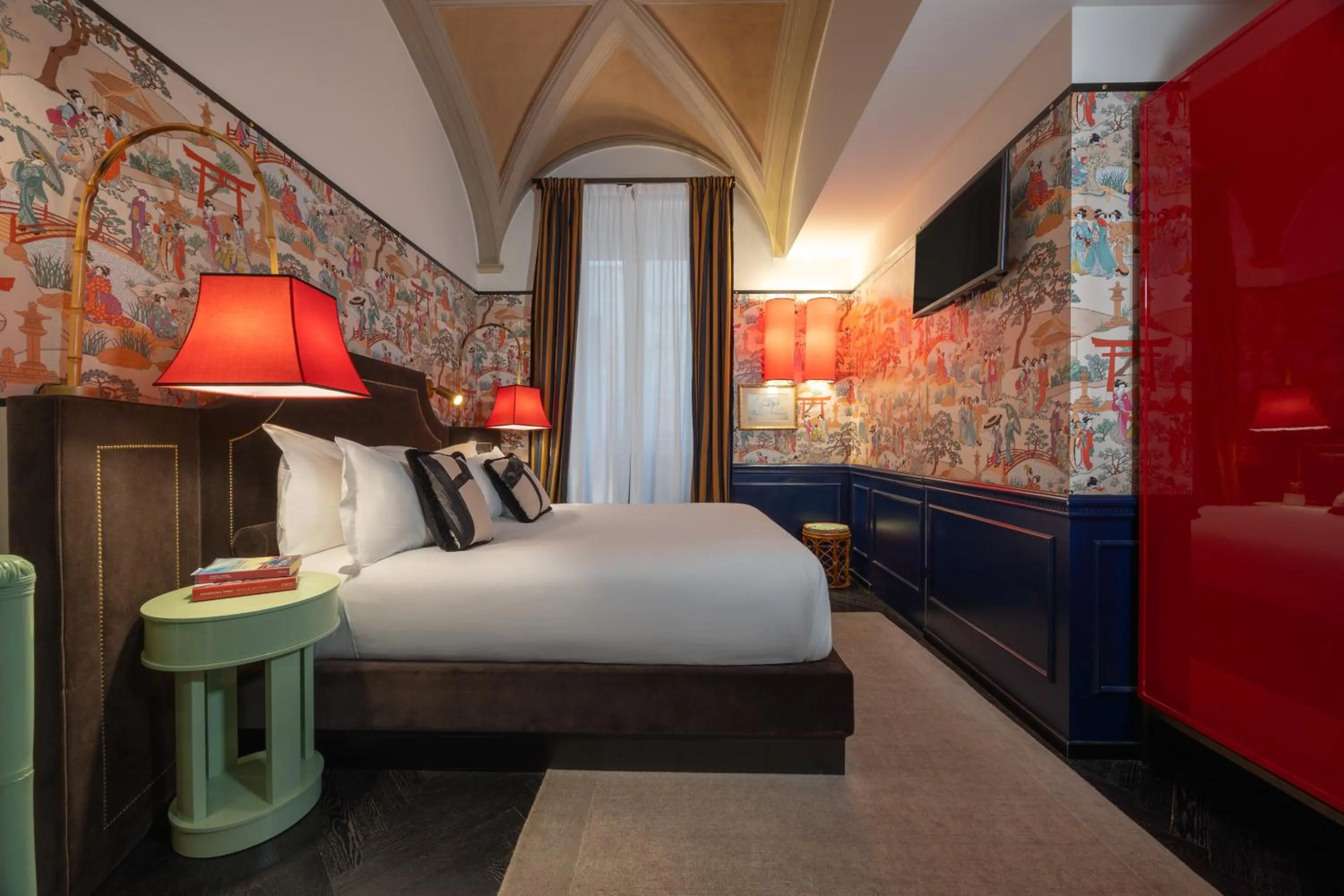 Bedroom, Bed in V Collection Condotti