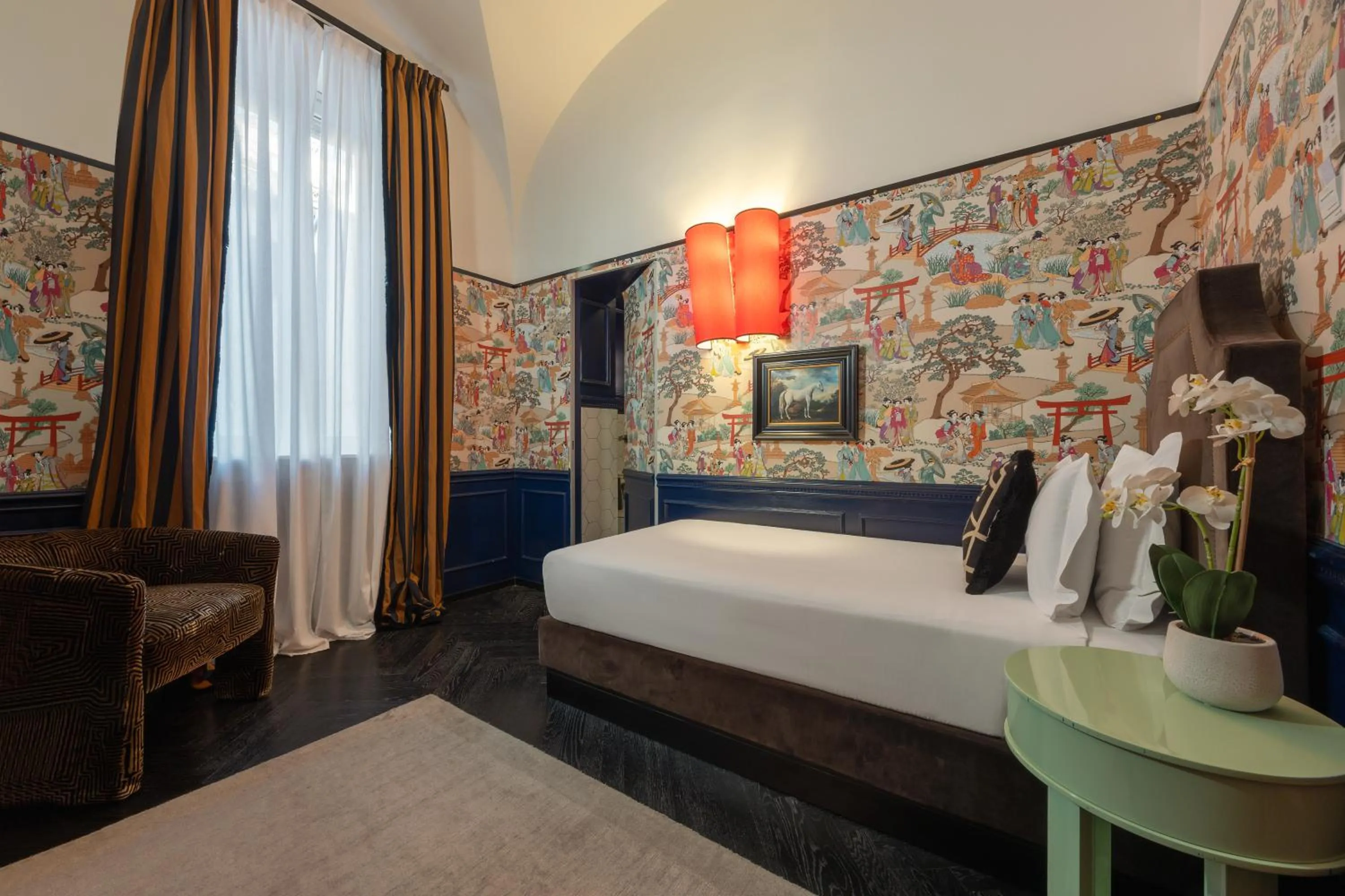 Bed in V Collection Condotti