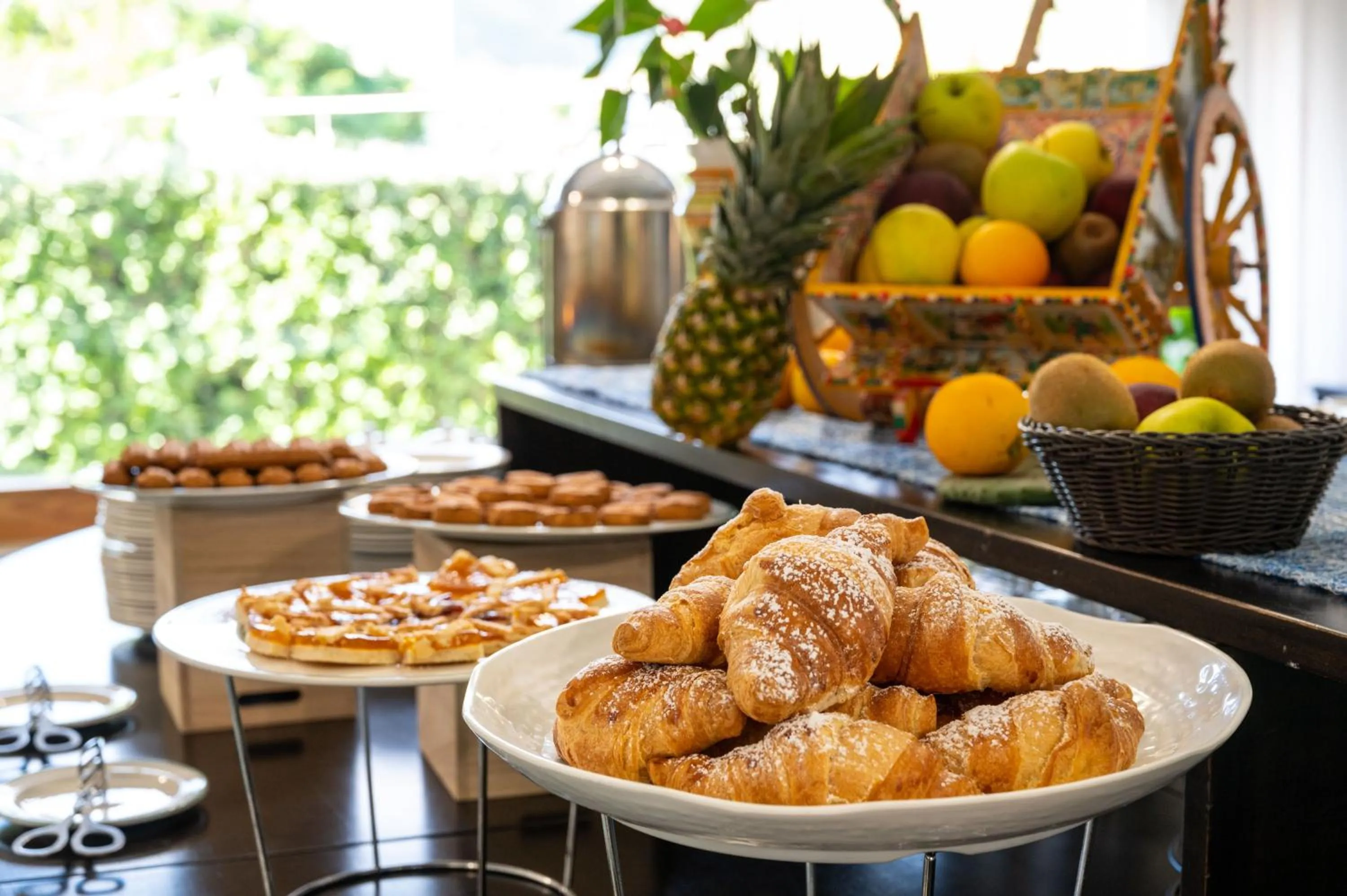 Buffet breakfast in Hotiday Cefalù Mazzaforno