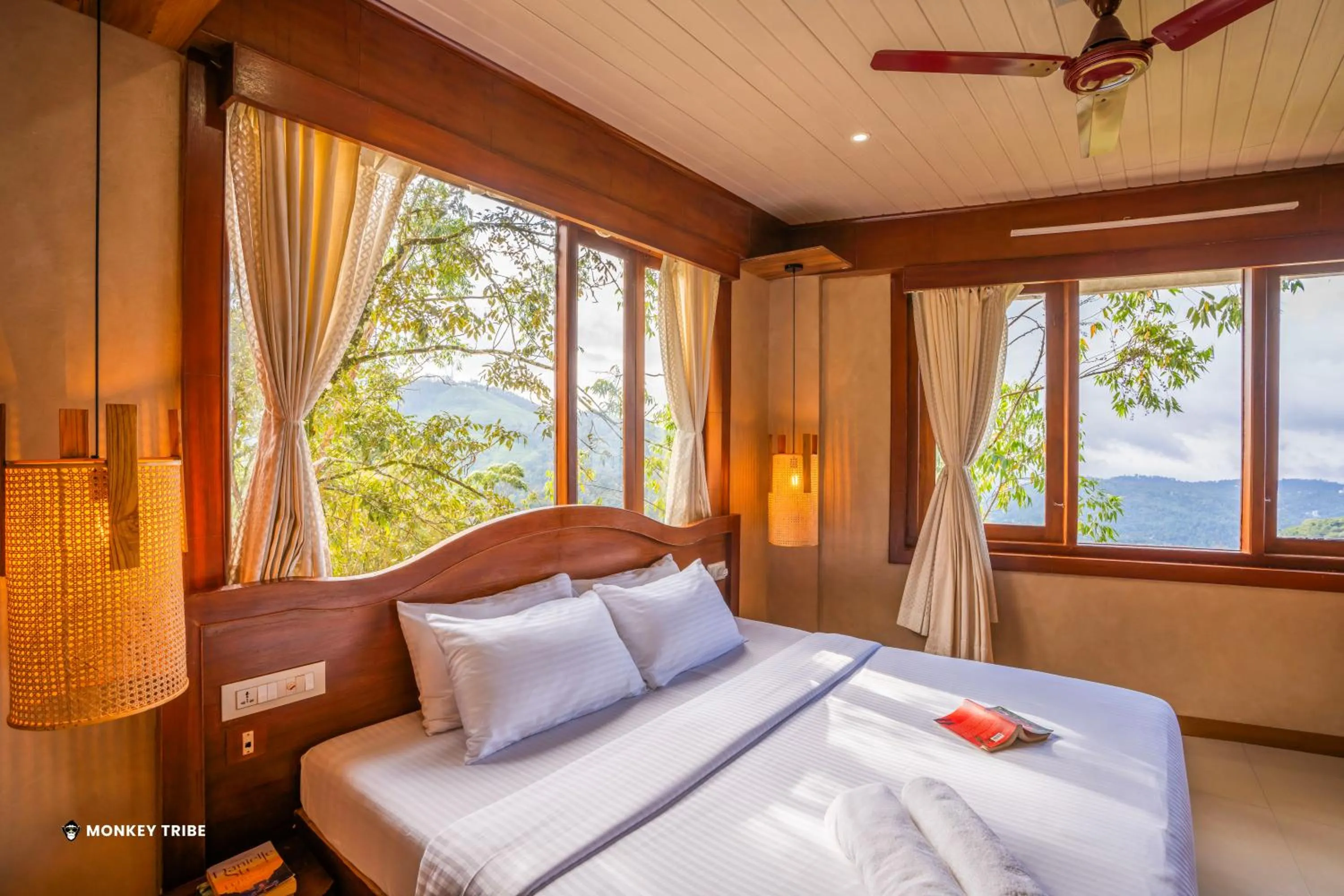 Bed in Monkey Tribe Munnar