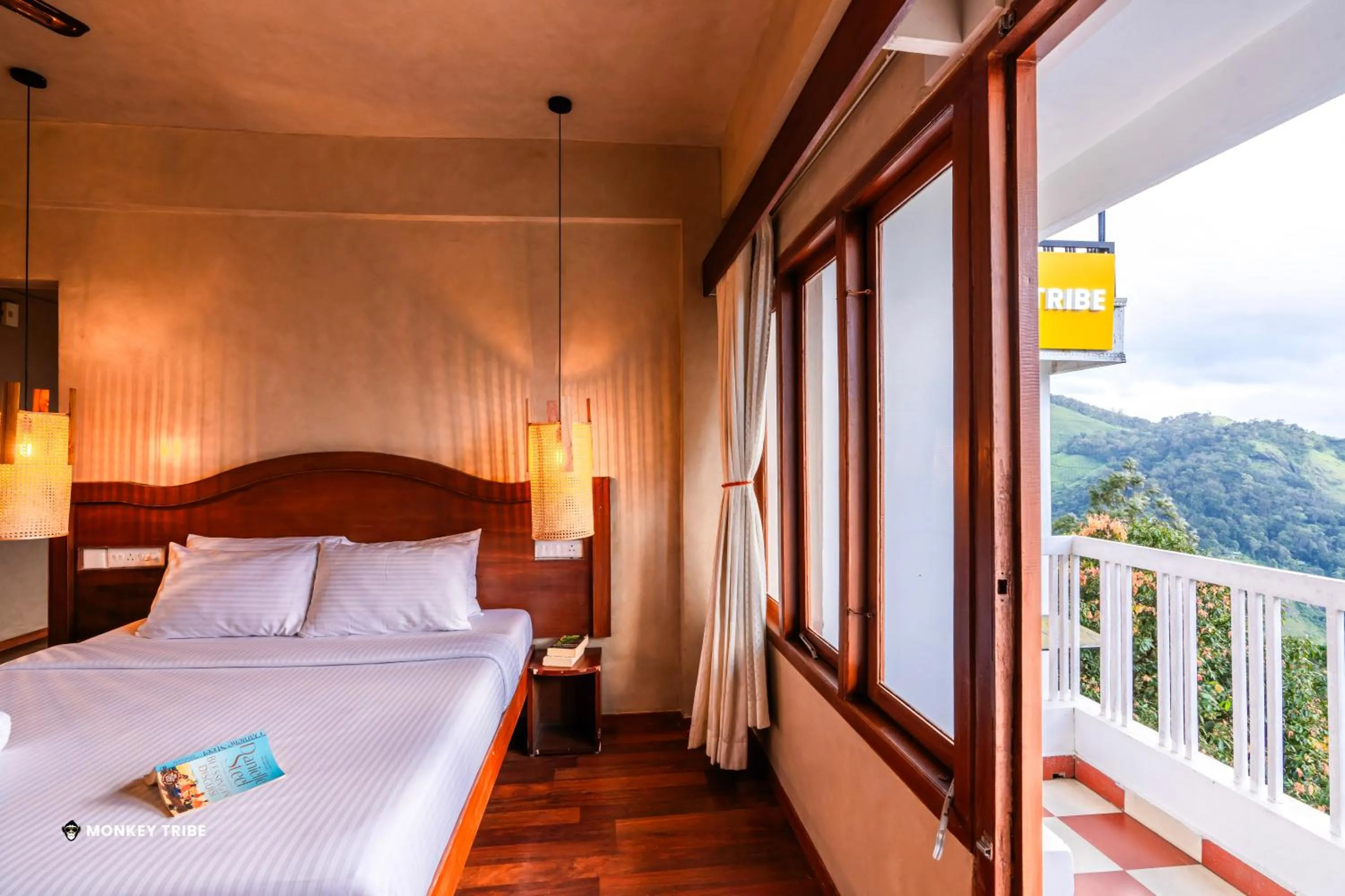 Bed in Monkey Tribe Munnar