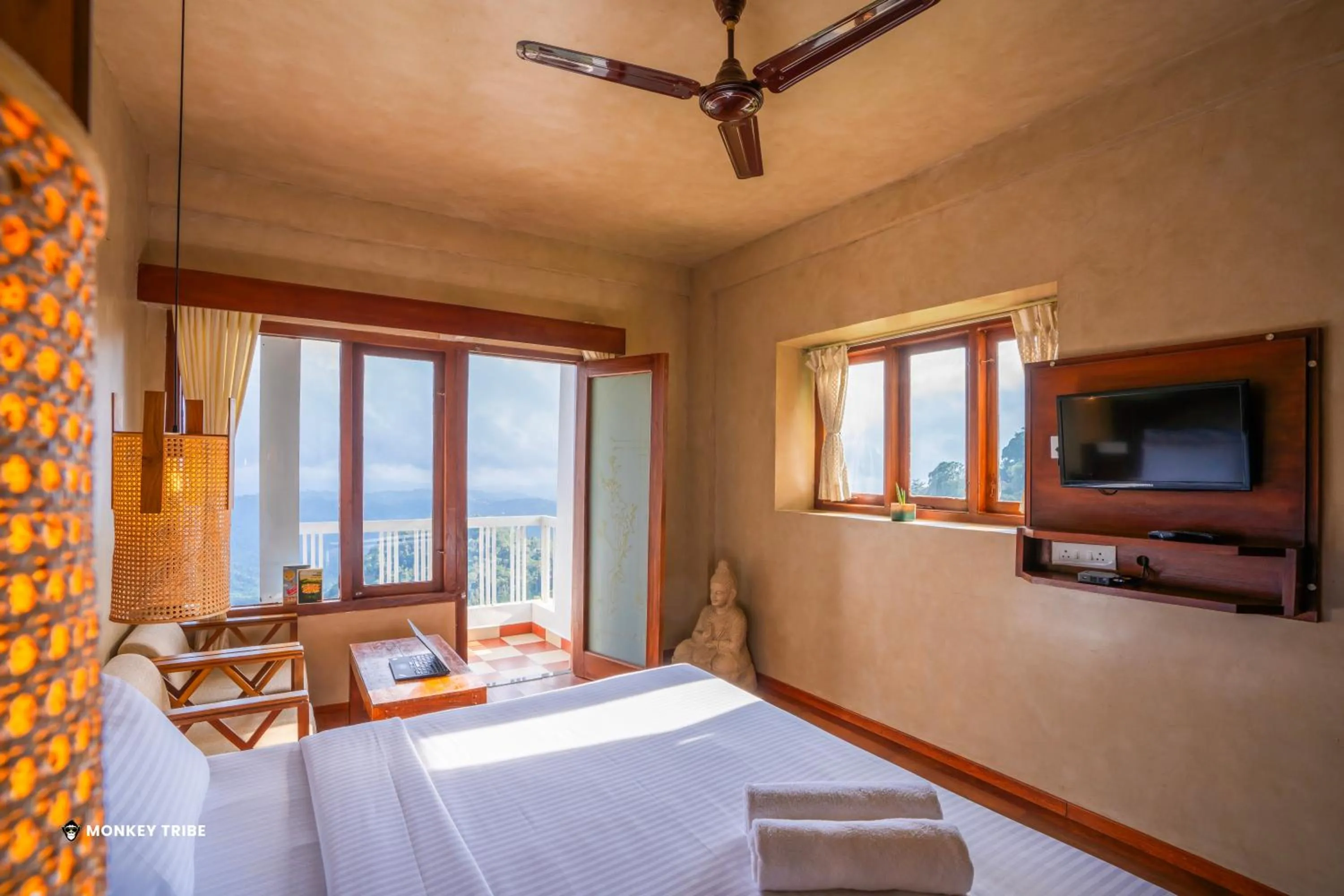 Bed in Monkey Tribe Munnar