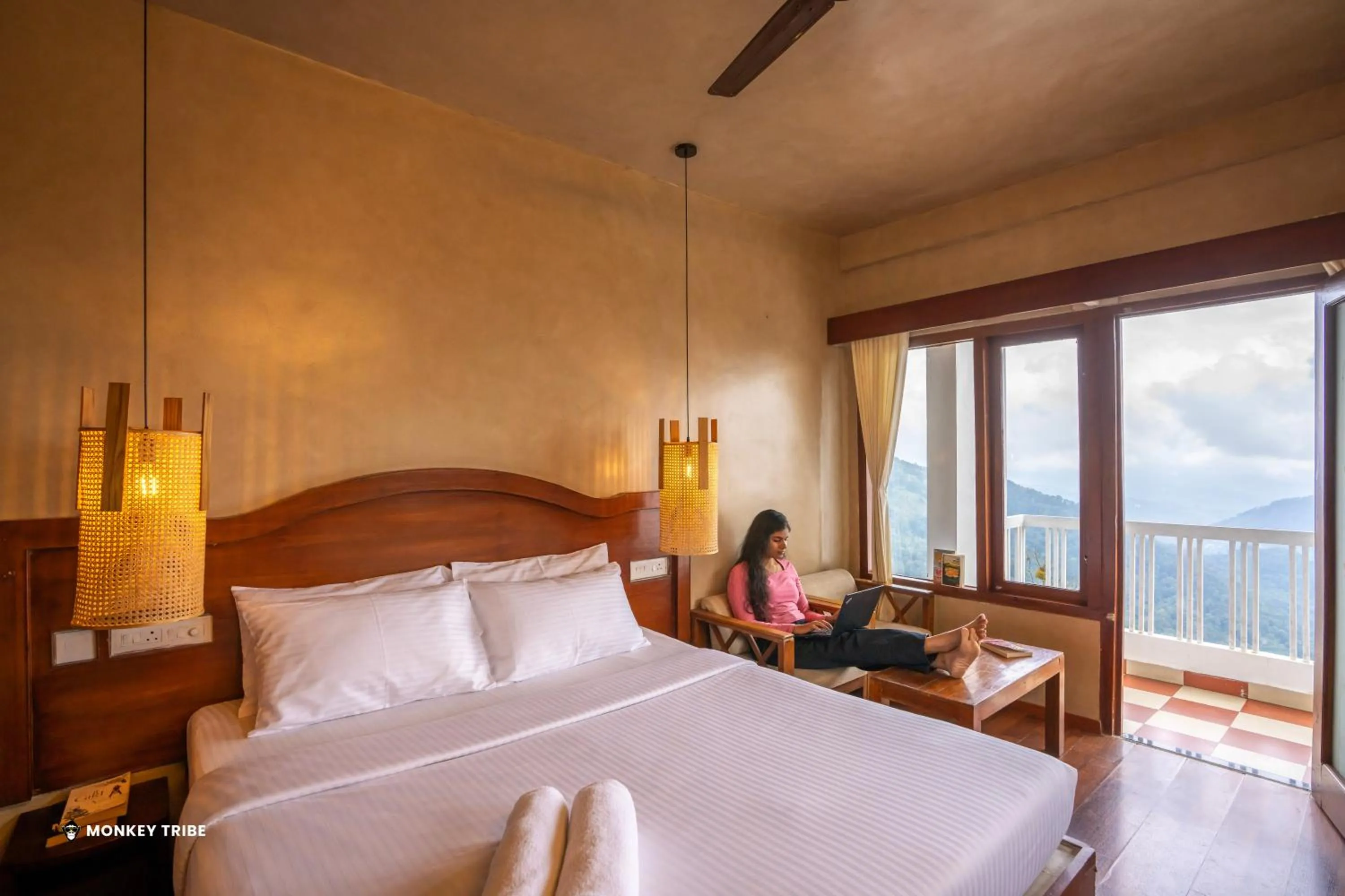 Bed in Monkey Tribe Munnar