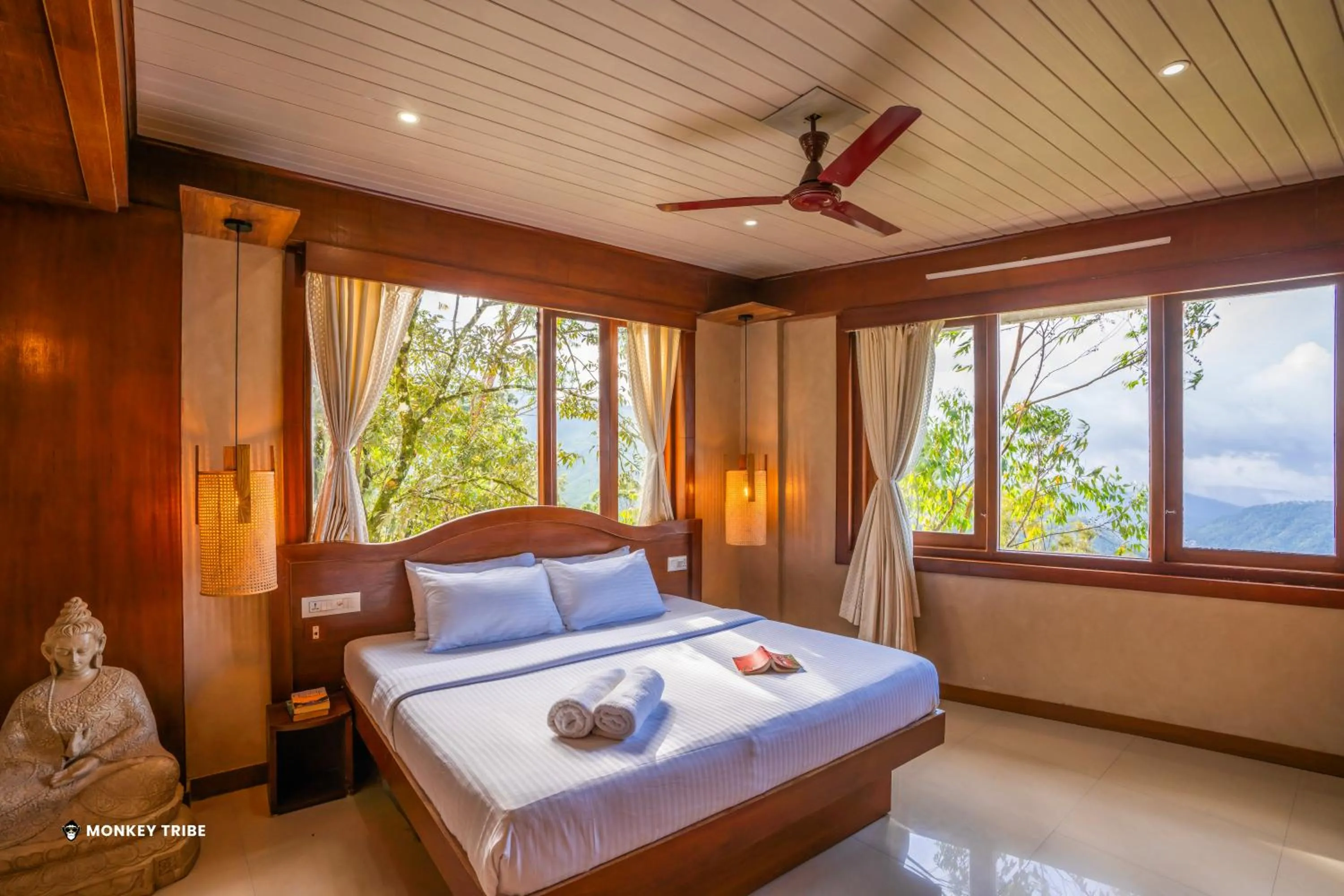 Bed in Monkey Tribe Munnar