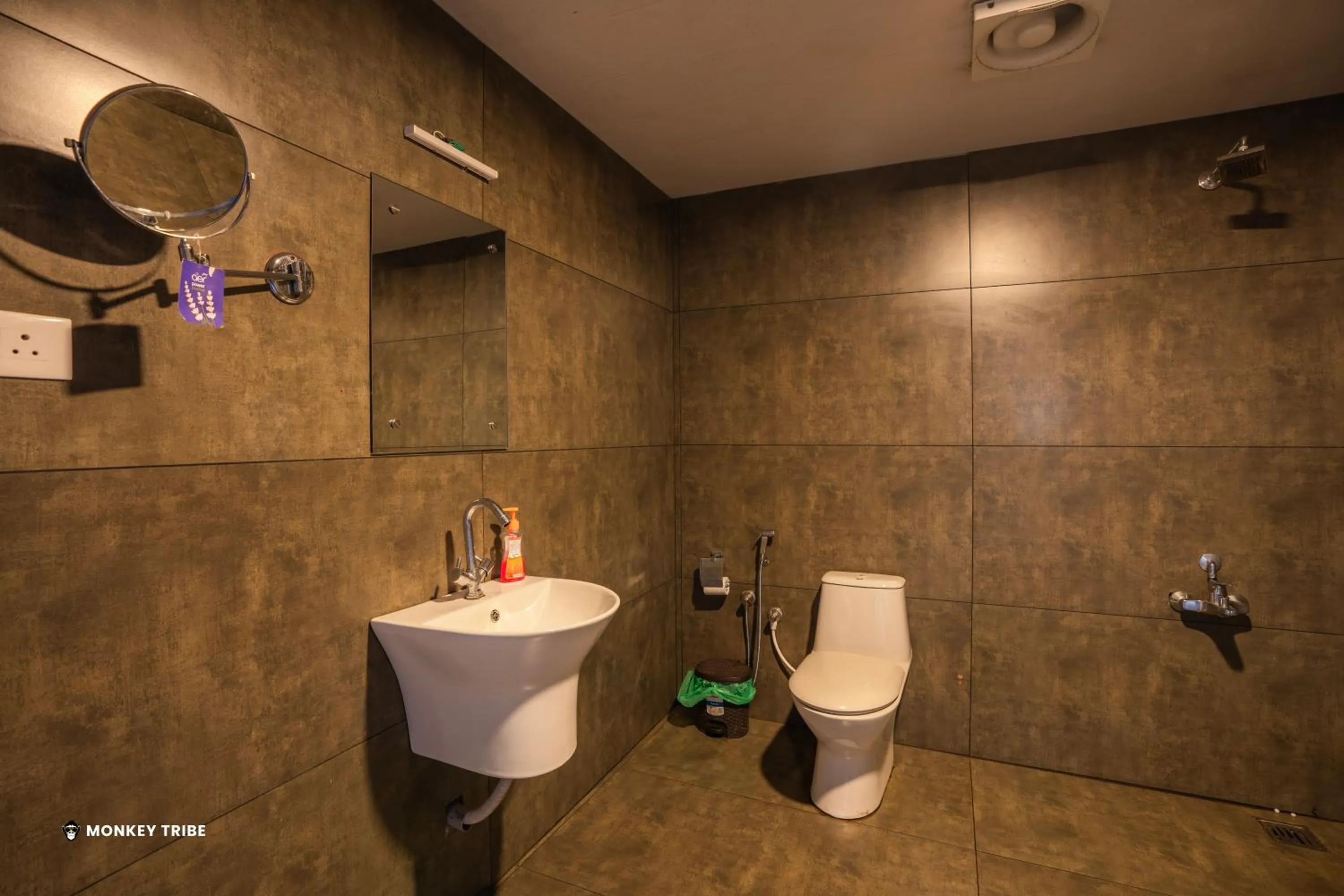 Bathroom in Monkey Tribe Munnar