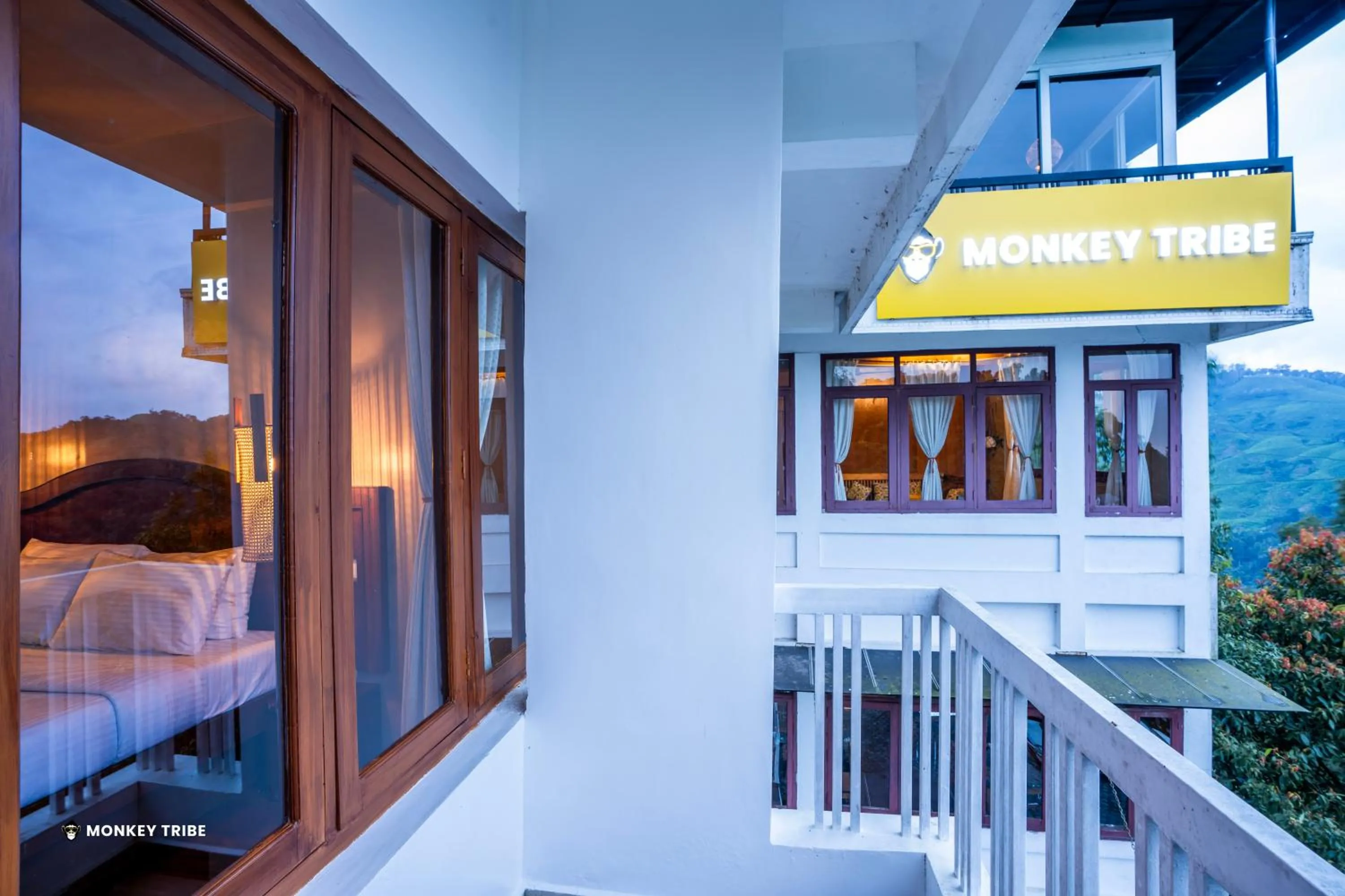 Bed in Monkey Tribe Munnar