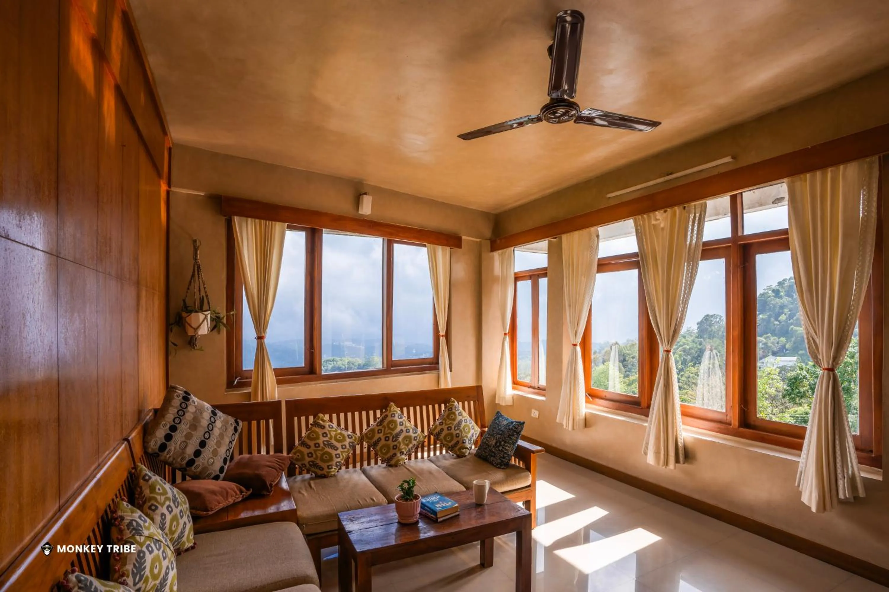 Bed in Monkey Tribe Munnar