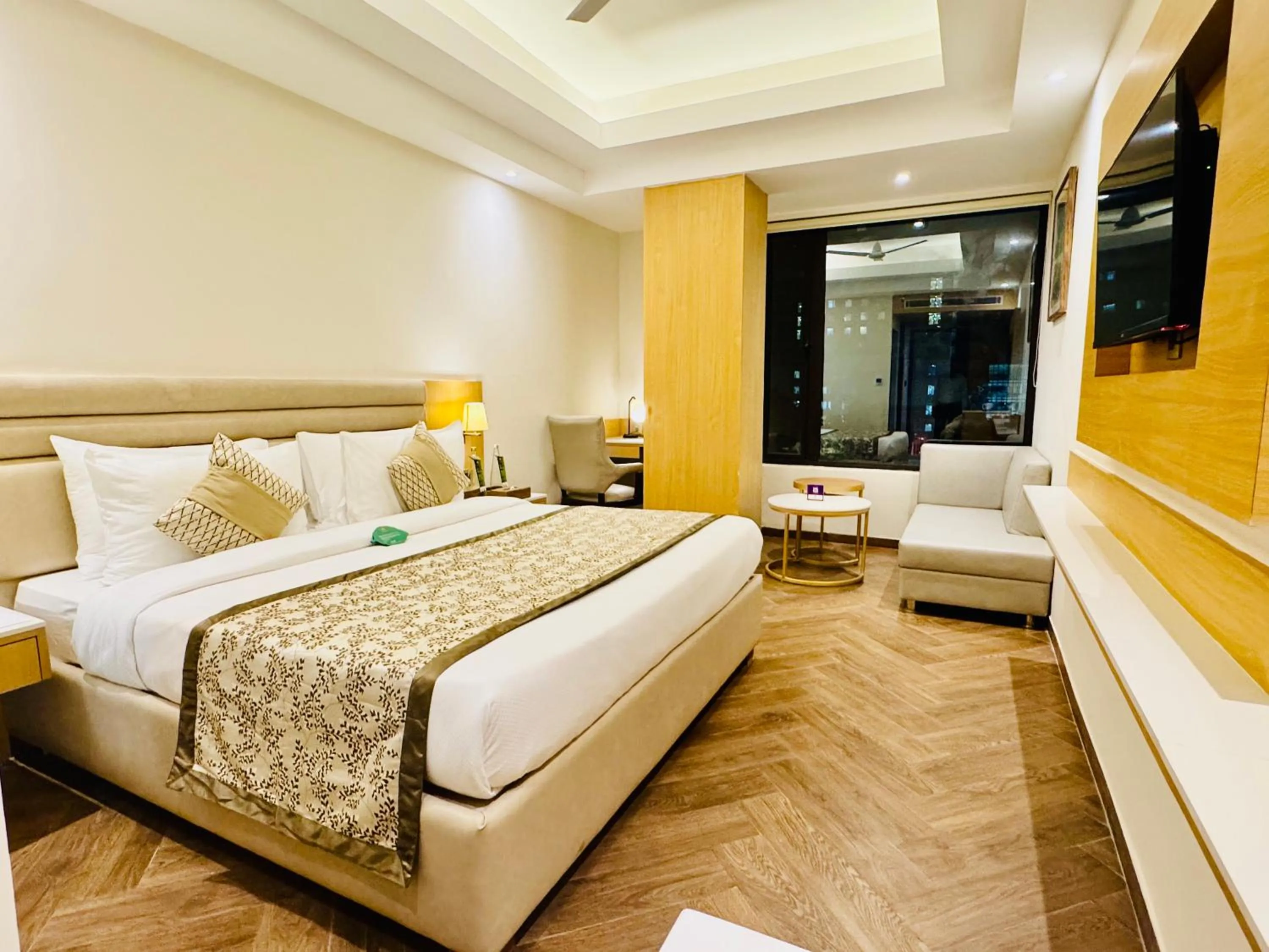 Bed in Click collection Lucknow