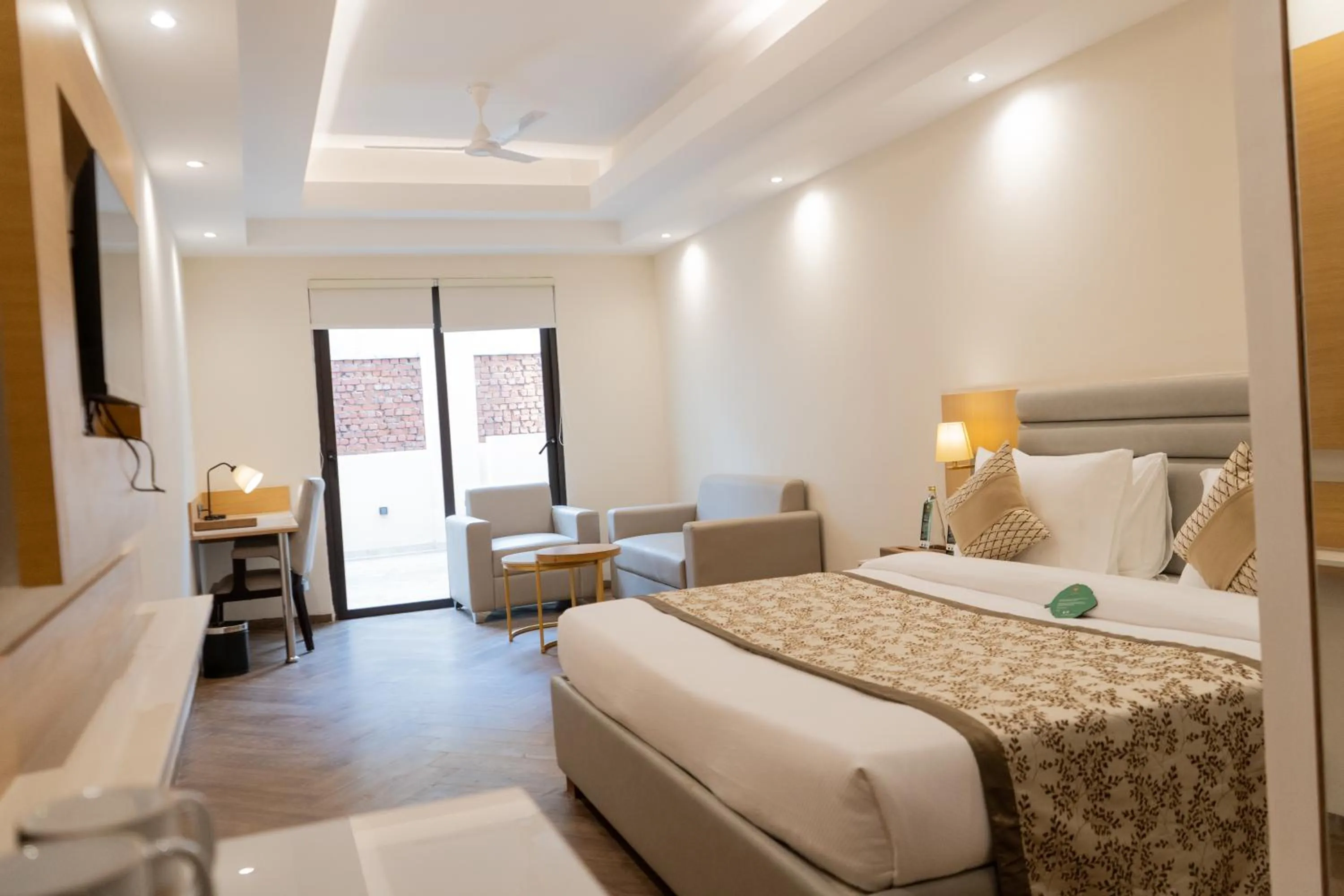 Bed in Click collection Lucknow