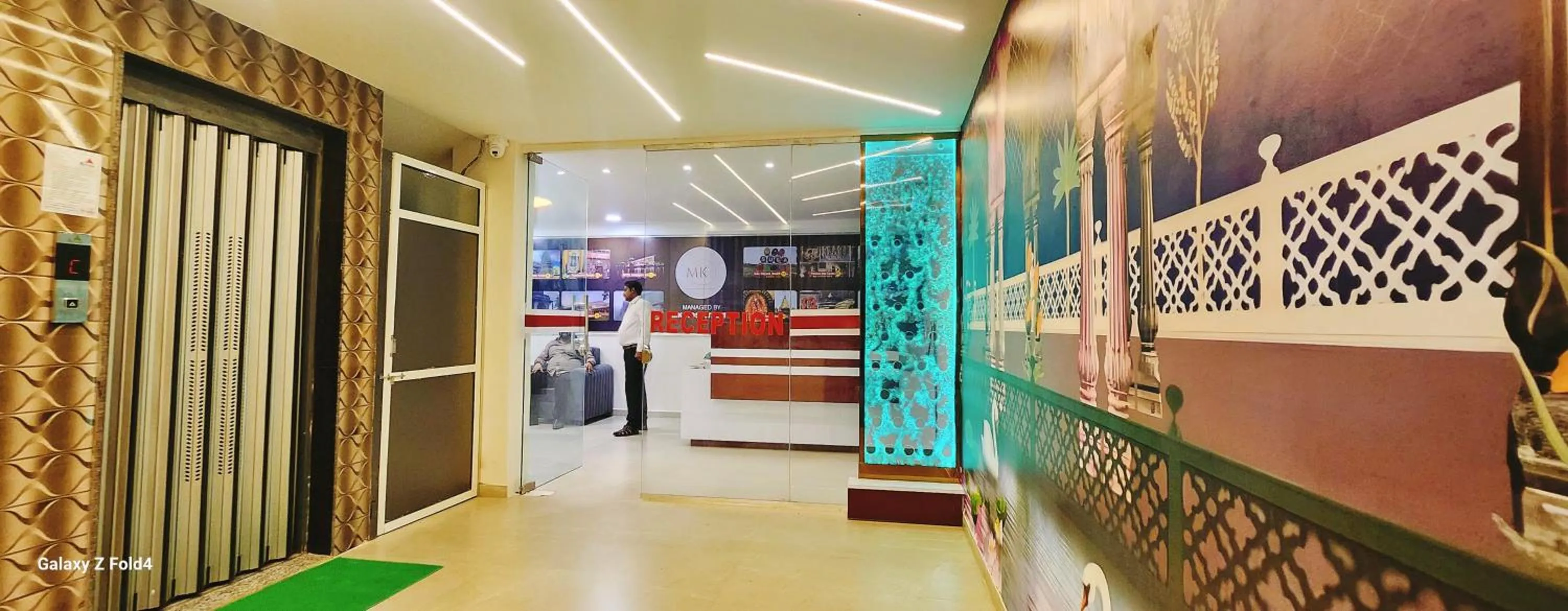 Lobby or reception in Hotel Sahara Residency