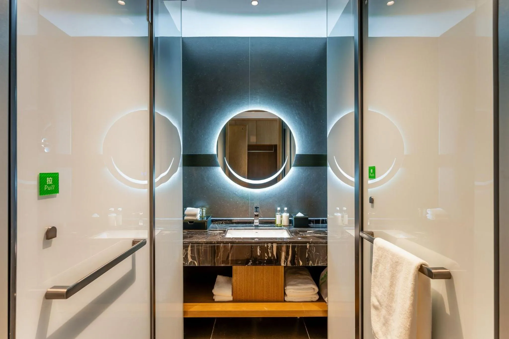 Photo of the whole room in Holiday Inn Jiuhua Mountain Hot Spring by IHG