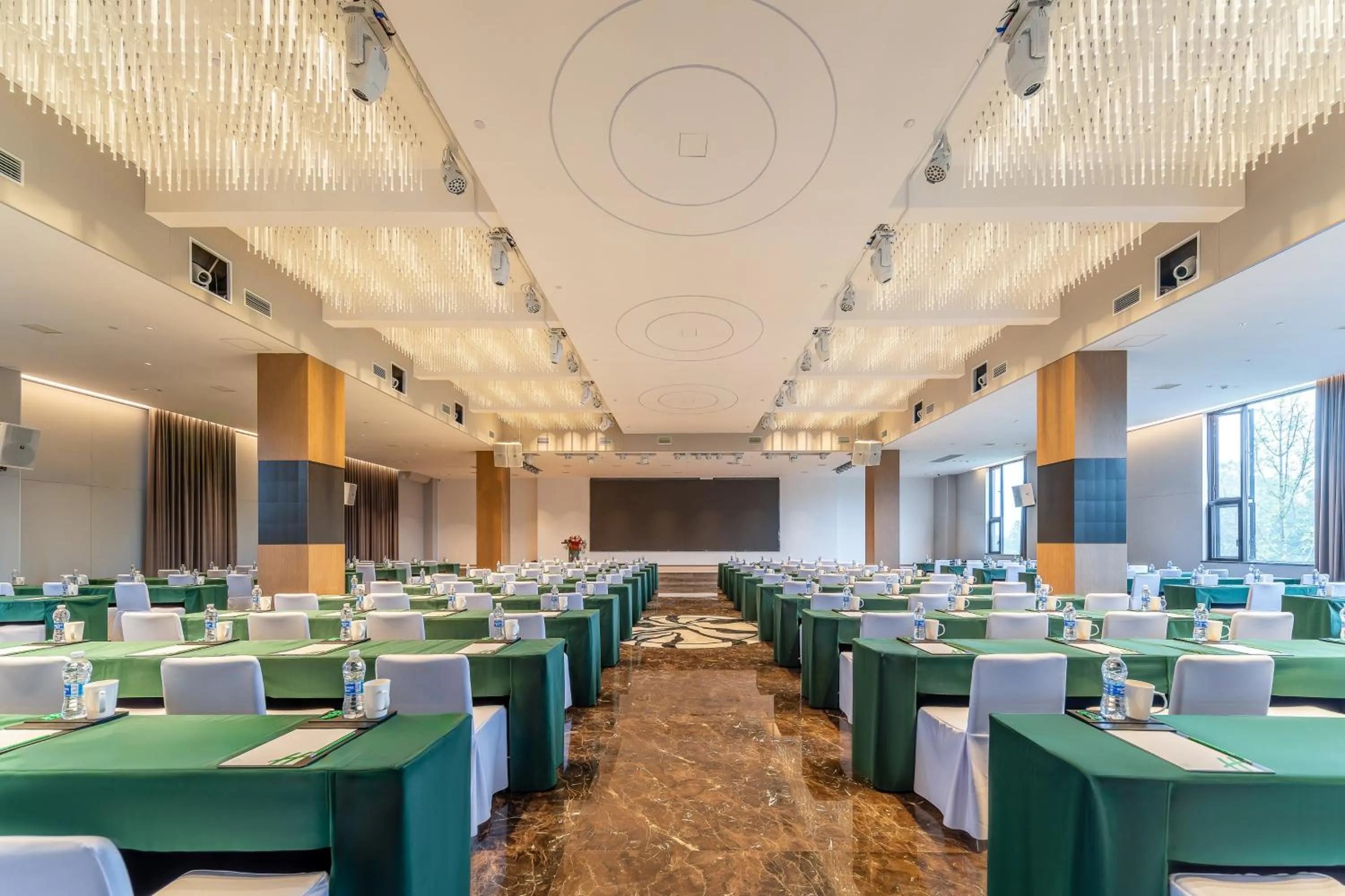 Banquet/Function facilities in Holiday Inn Jiuhua Mountain Hot Spring by IHG