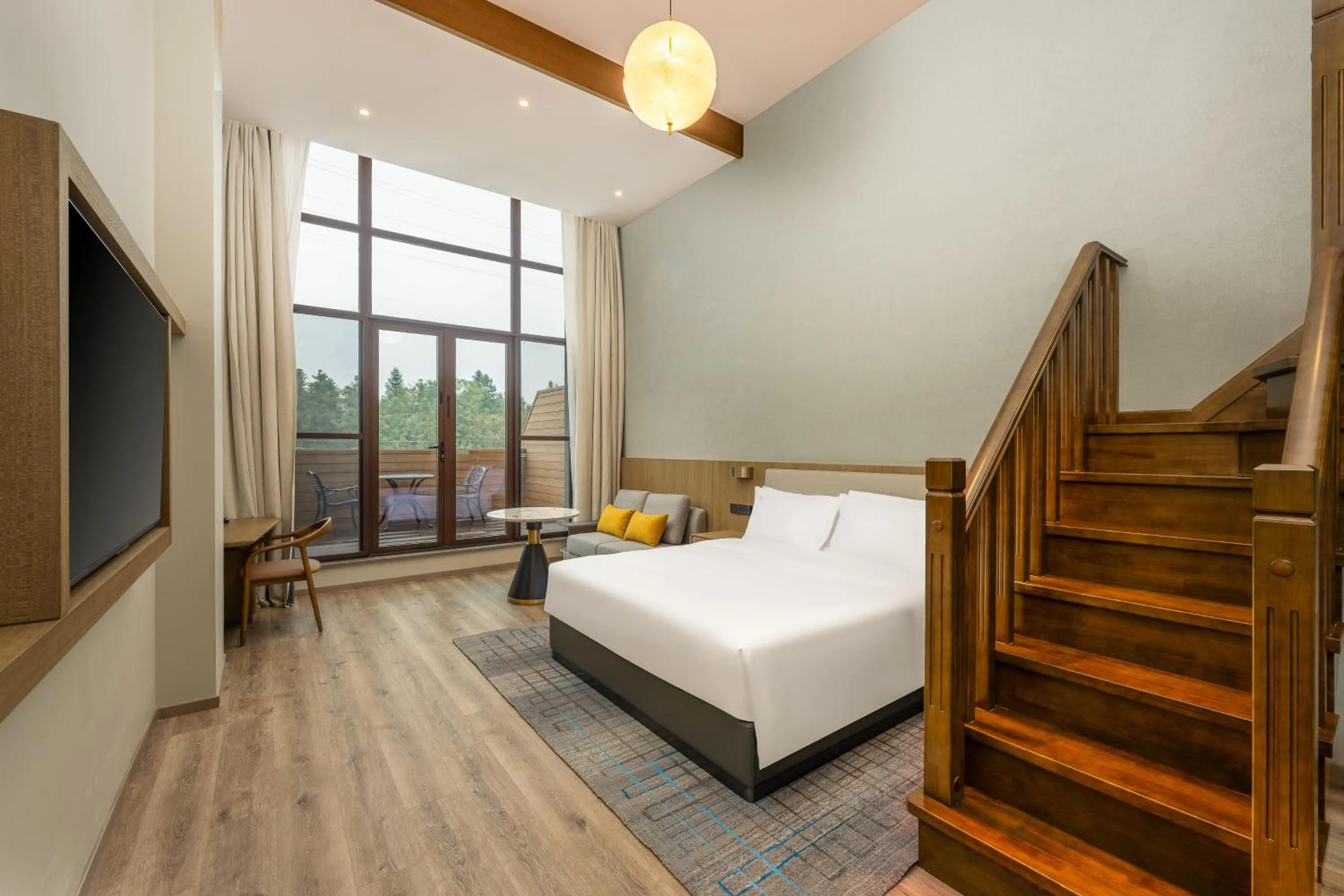 Photo of the whole room, Bed in Holiday Inn Jiuhua Mountain Hot Spring by IHG