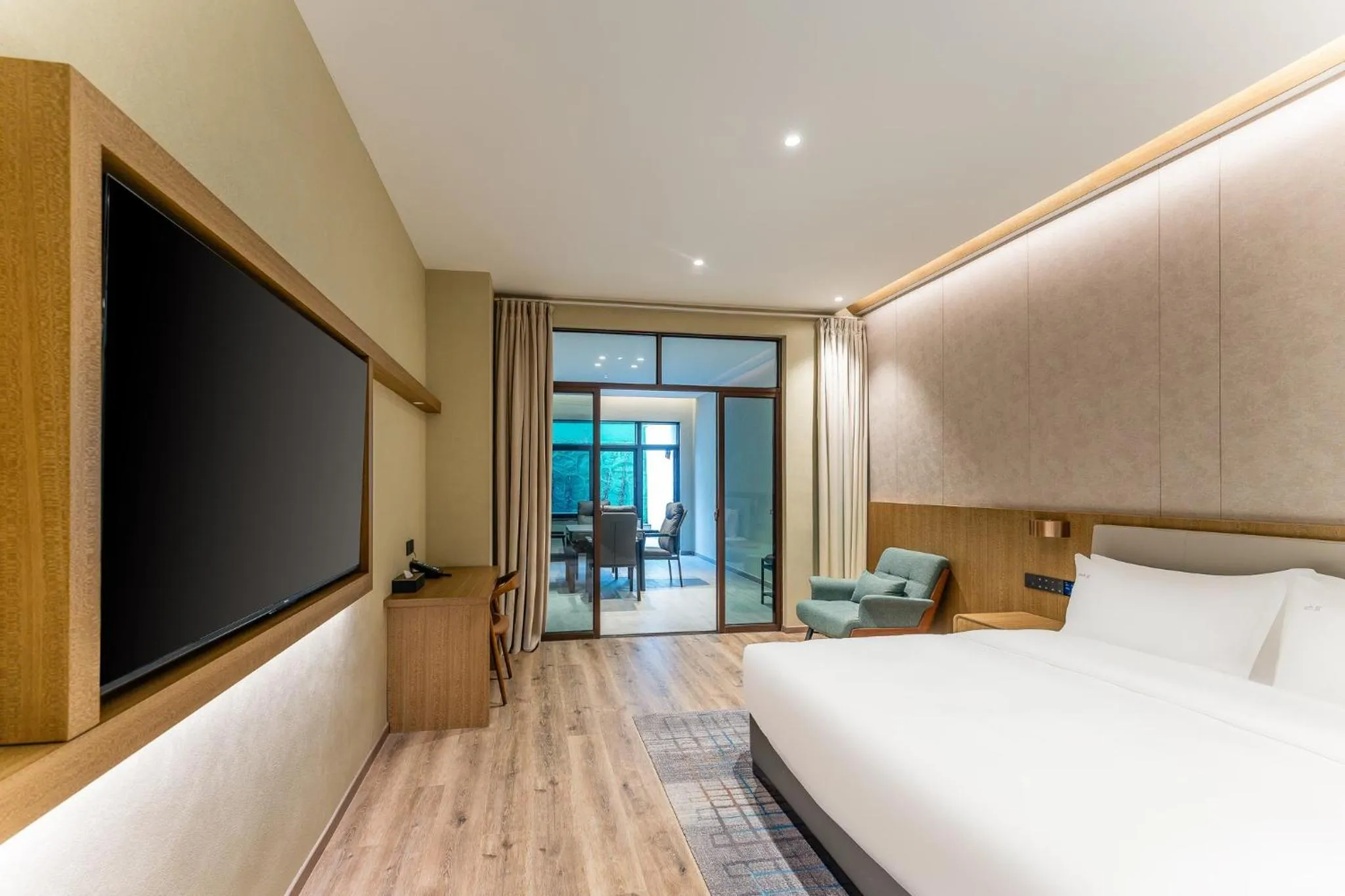 Photo of the whole room, Bed in Holiday Inn Jiuhua Mountain Hot Spring by IHG