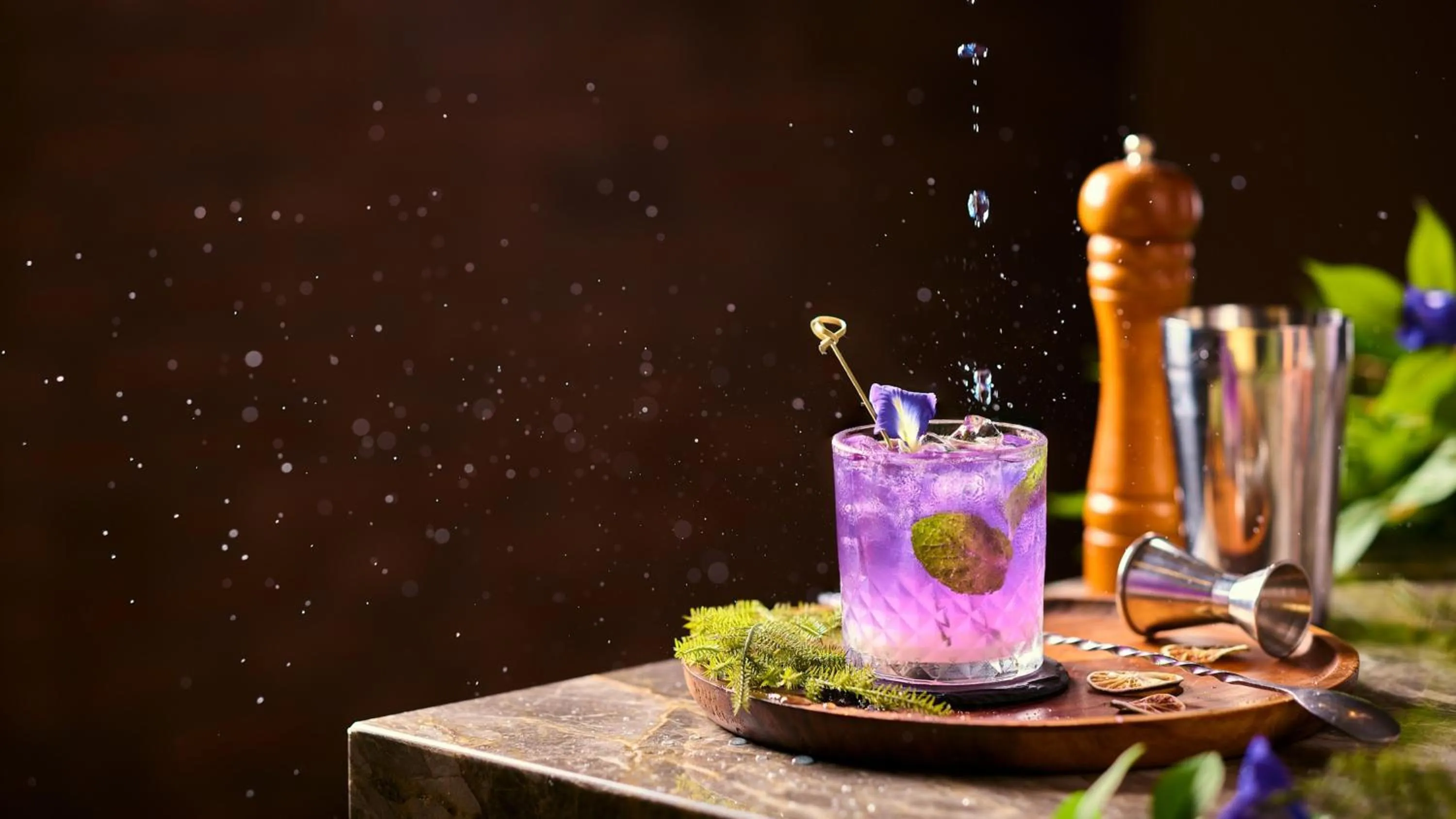 Lounge or bar in Holiday Inn & Suites Penang Prai by IHG