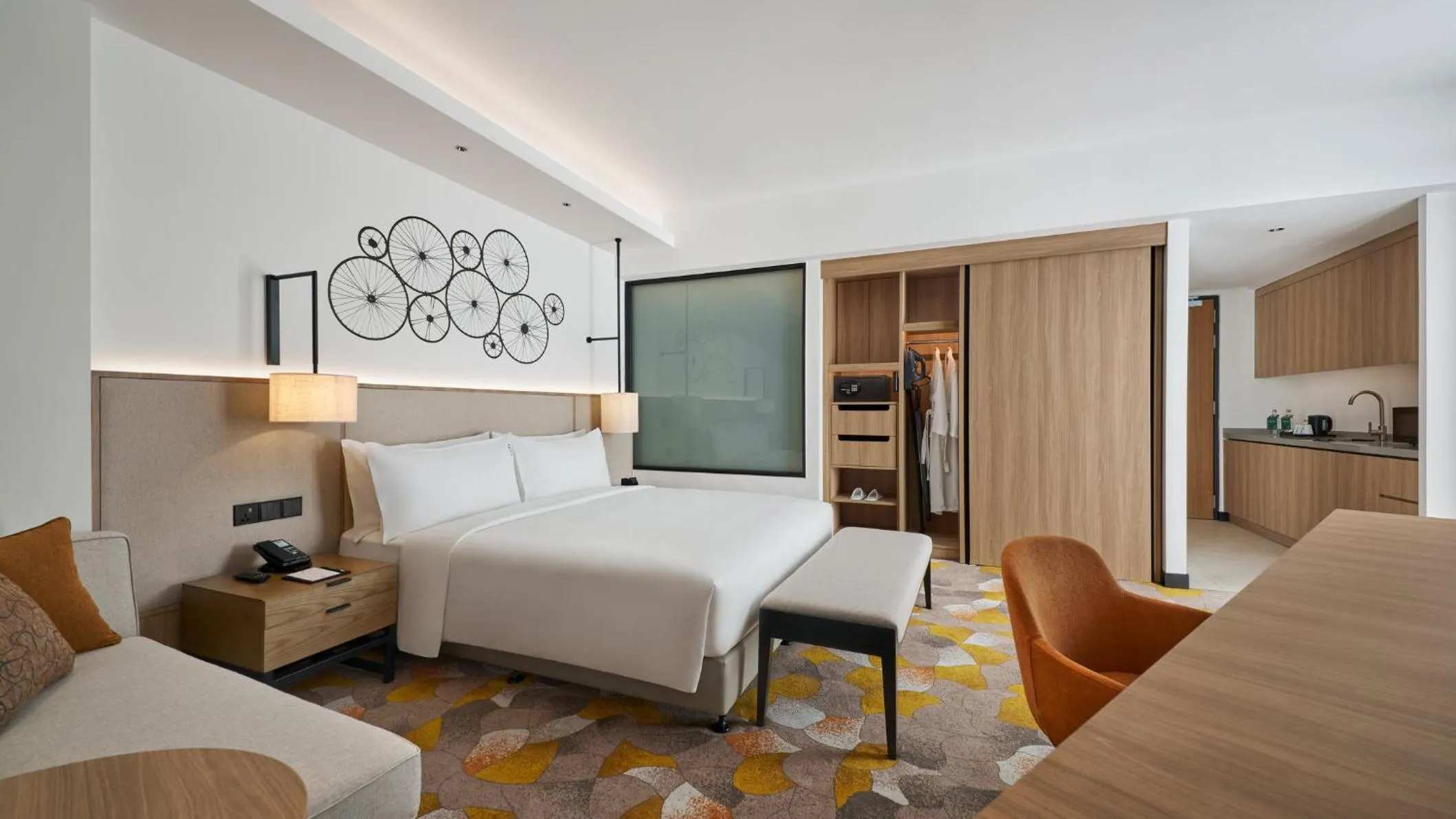 Photo of the whole room, Bed in Holiday Inn & Suites Penang Prai by IHG