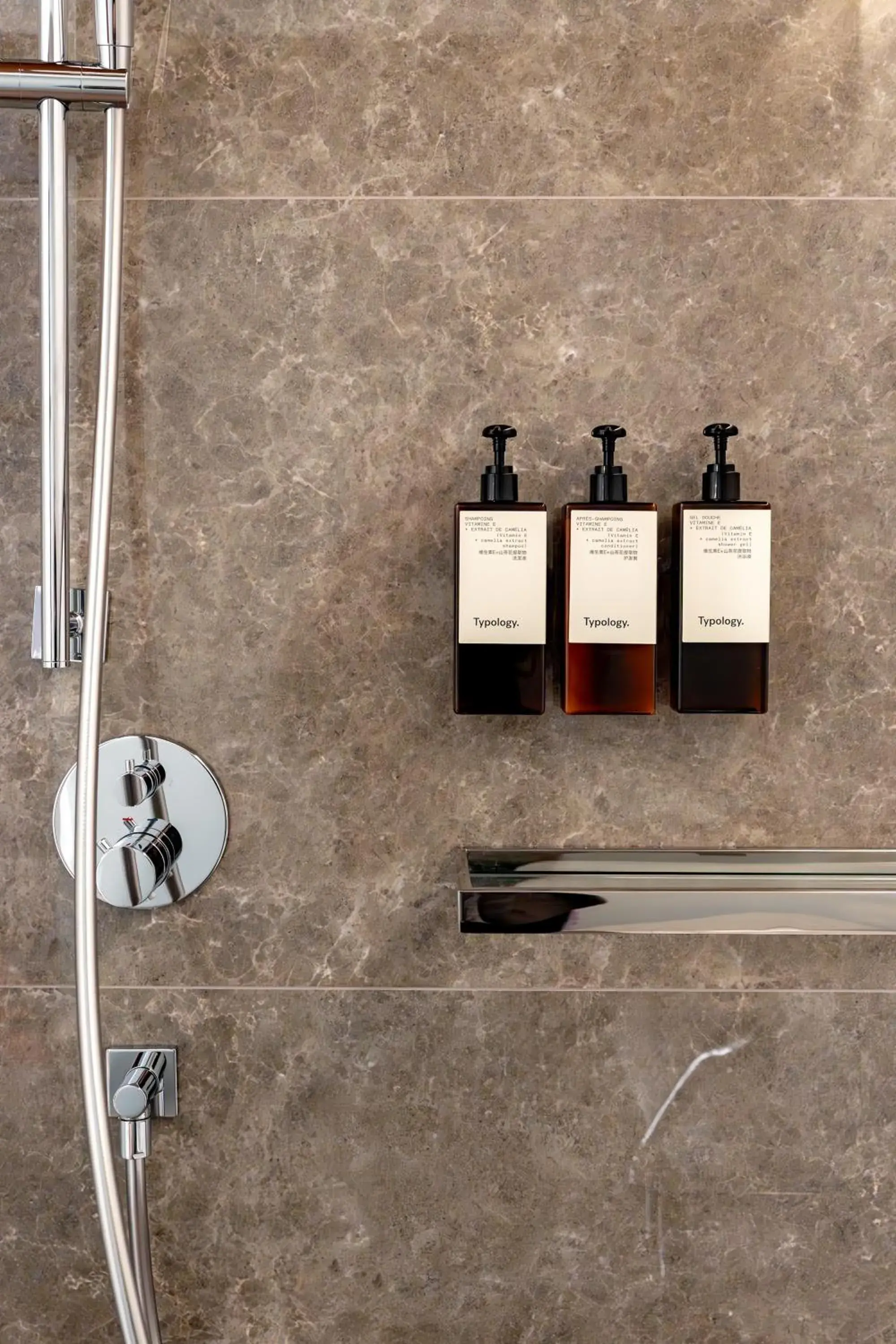 Standard King Room in Vignette Collection Shanghai Snow World Hotel by IHG Standard King Room in Vignette Collection Shanghai Snow World Hotel by IHG