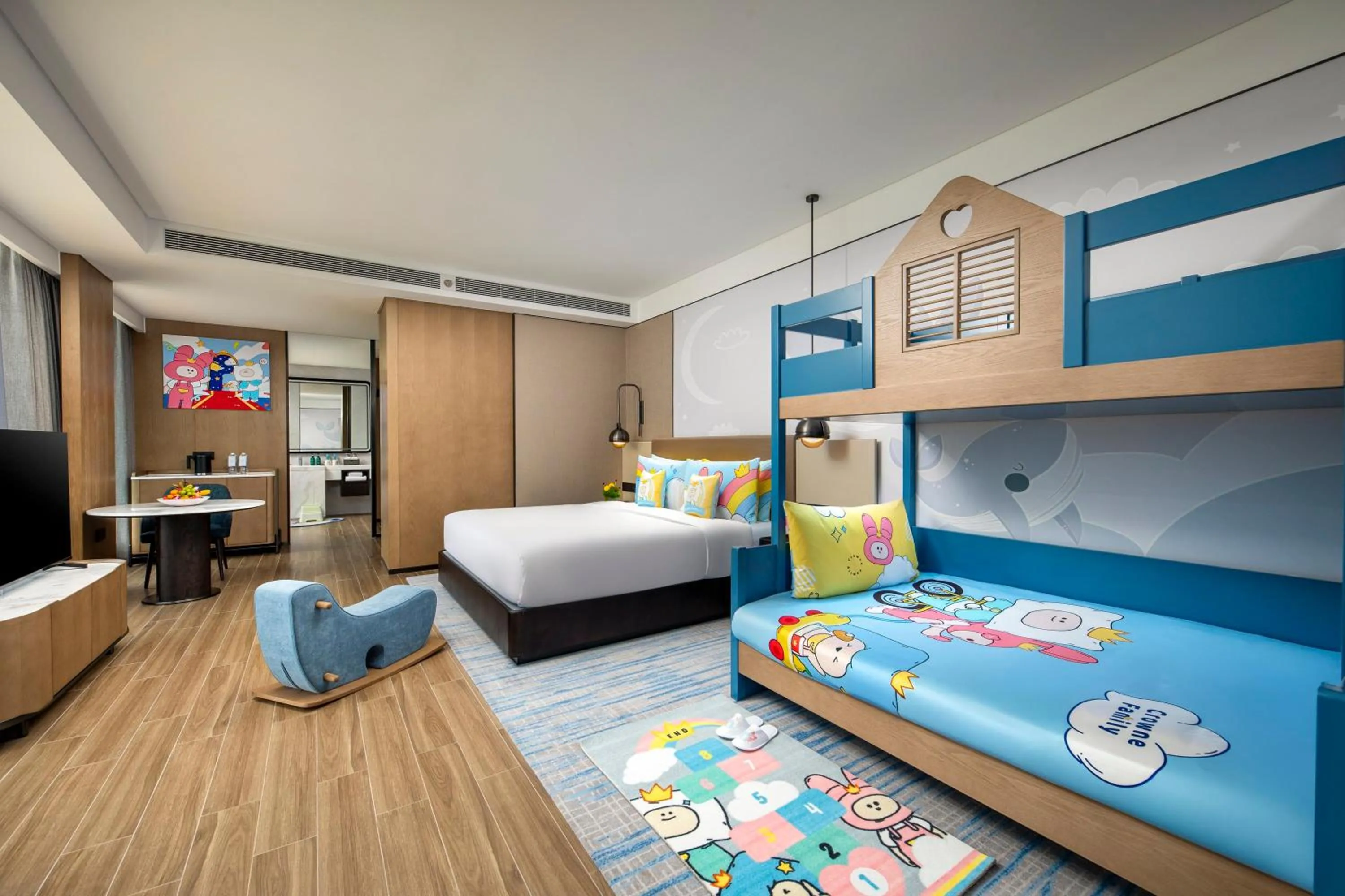 Photo of the whole room, Bed in Crowne Plaza Sanya Yazhou Bay by IHG