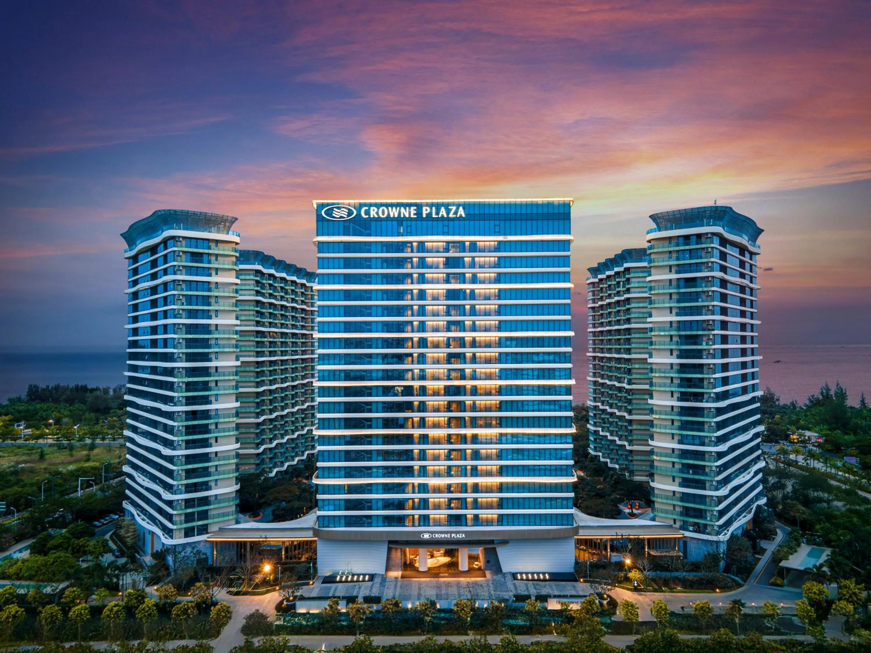 Property building in Crowne Plaza Sanya Yazhou Bay by IHG