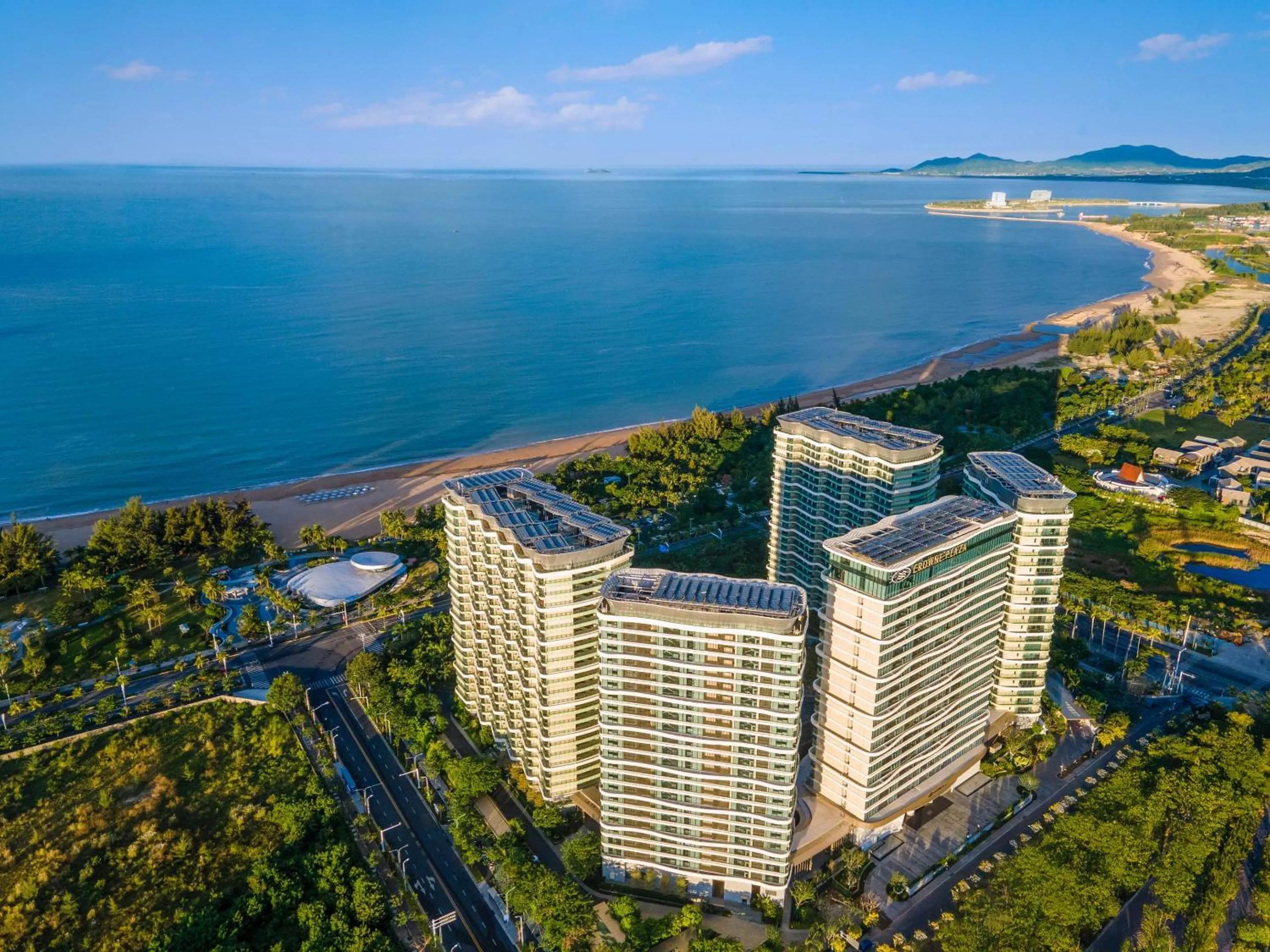 Property building in Crowne Plaza Sanya Yazhou Bay by IHG
