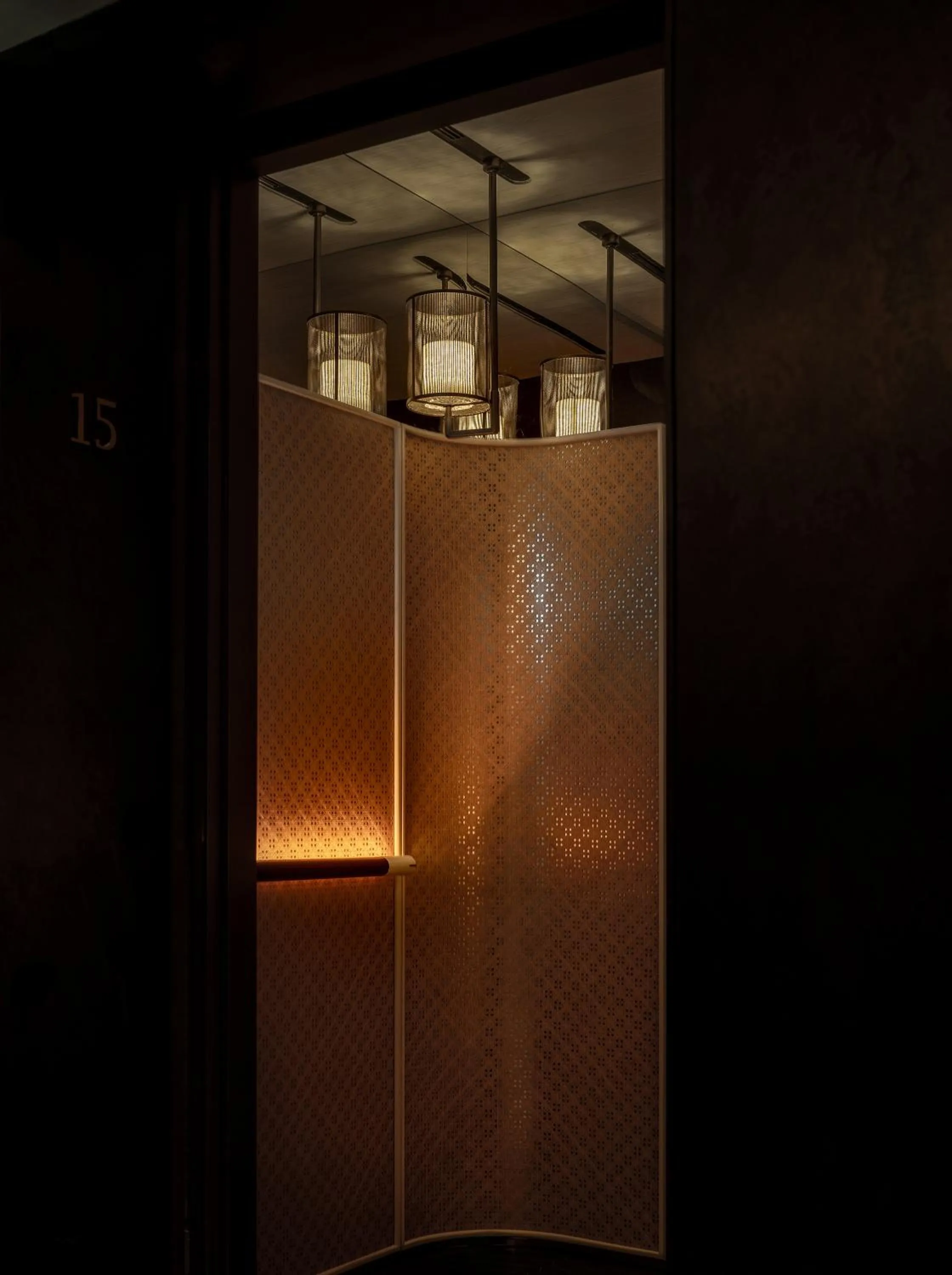 elevator in HUALUXE Shenzhen Bao'an