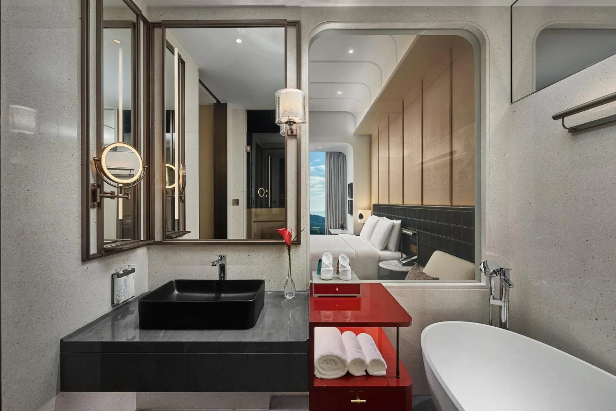 Bathroom in HUALUXE Shenzhen Bao'an