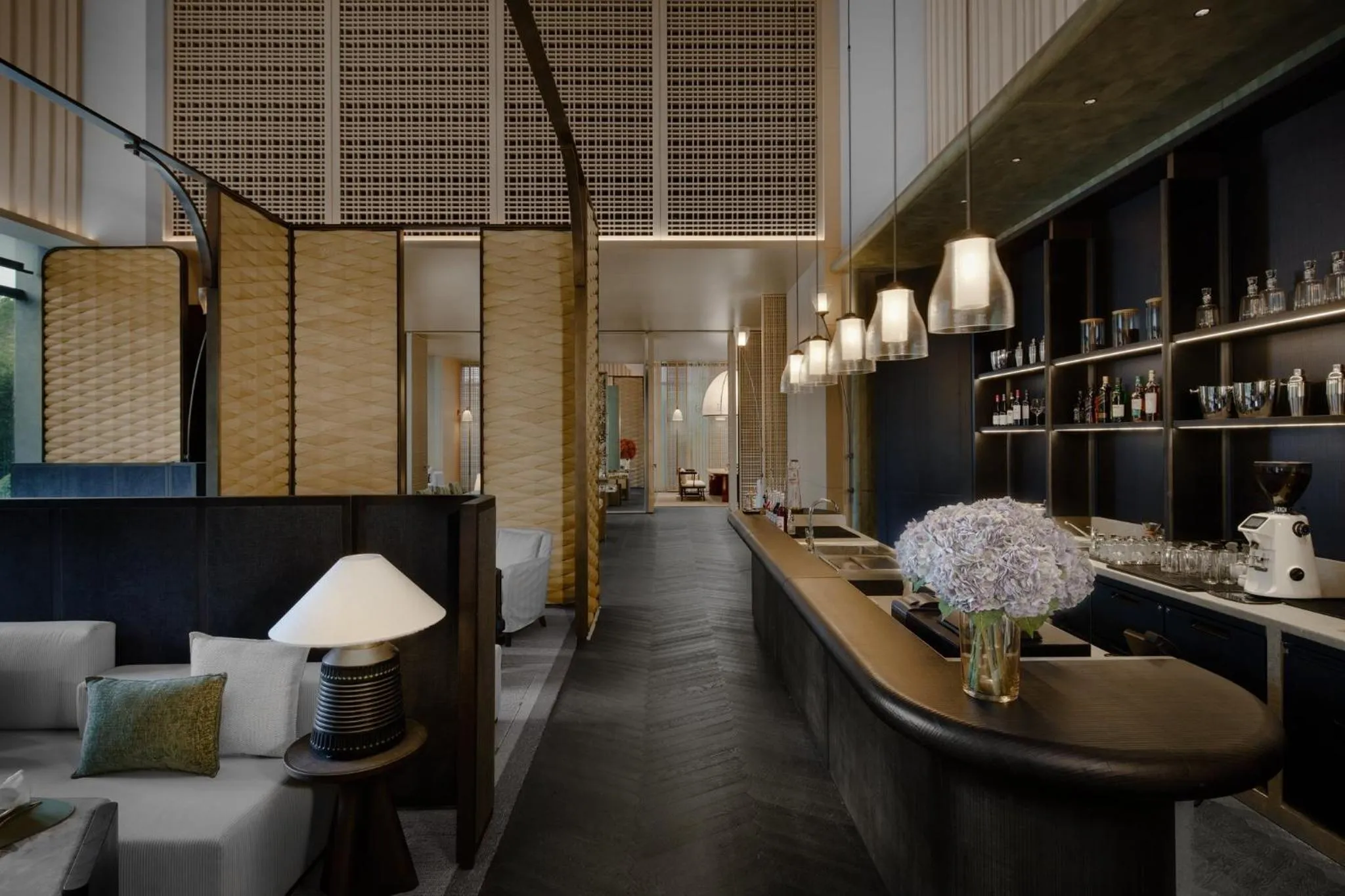 Property building in HUALUXE Shenzhen Bao'an